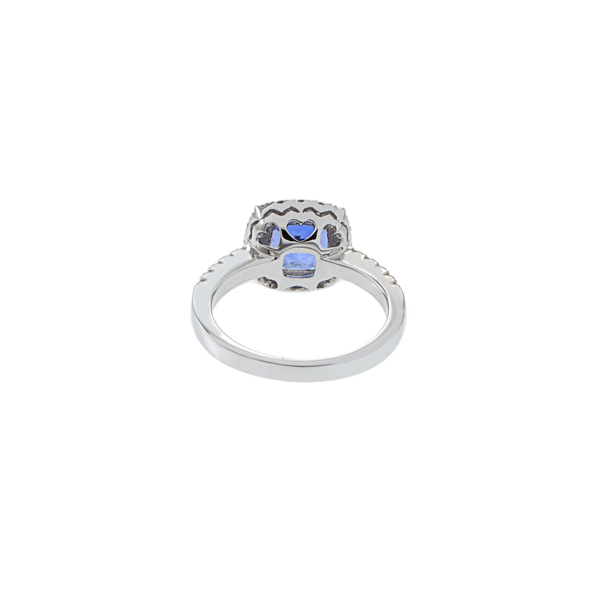 Anillo de oro blanco de 14 quilates con tanzanita en cojín y diamantes en venta 2