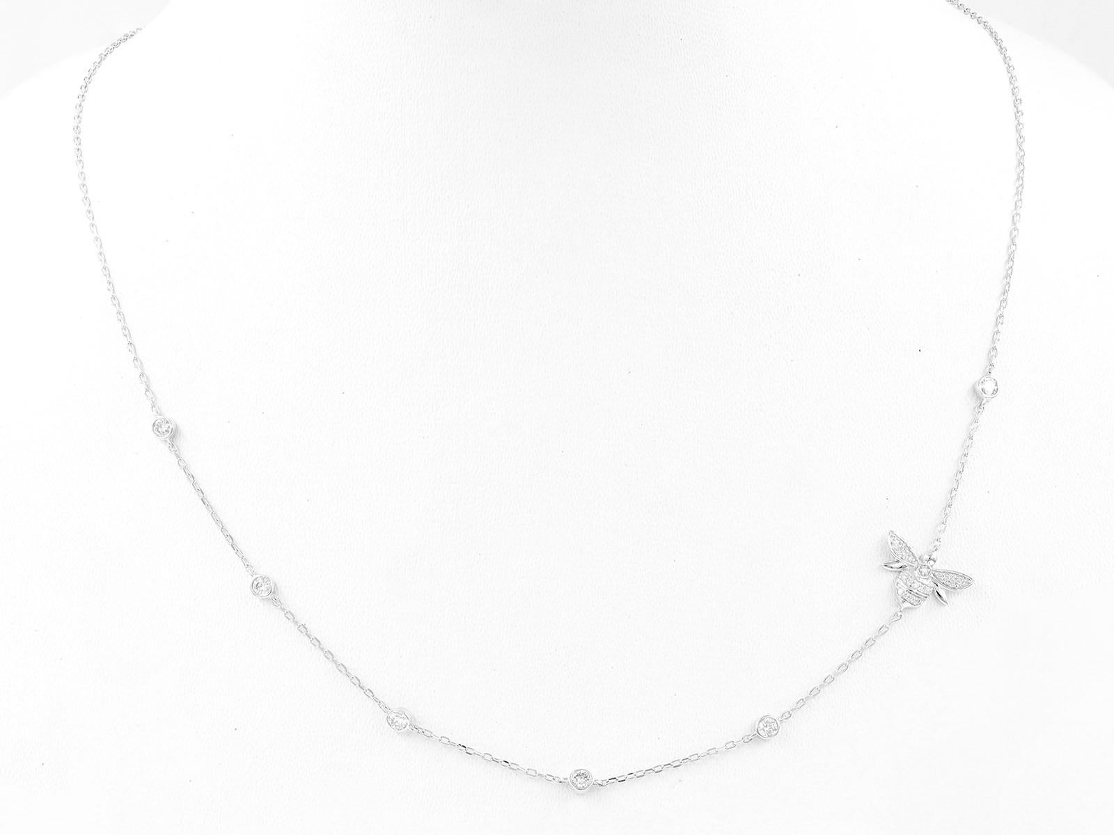 14KT Weißgold Zierliche goldene Schmetterlingshalskette mit Pavé-Steinen