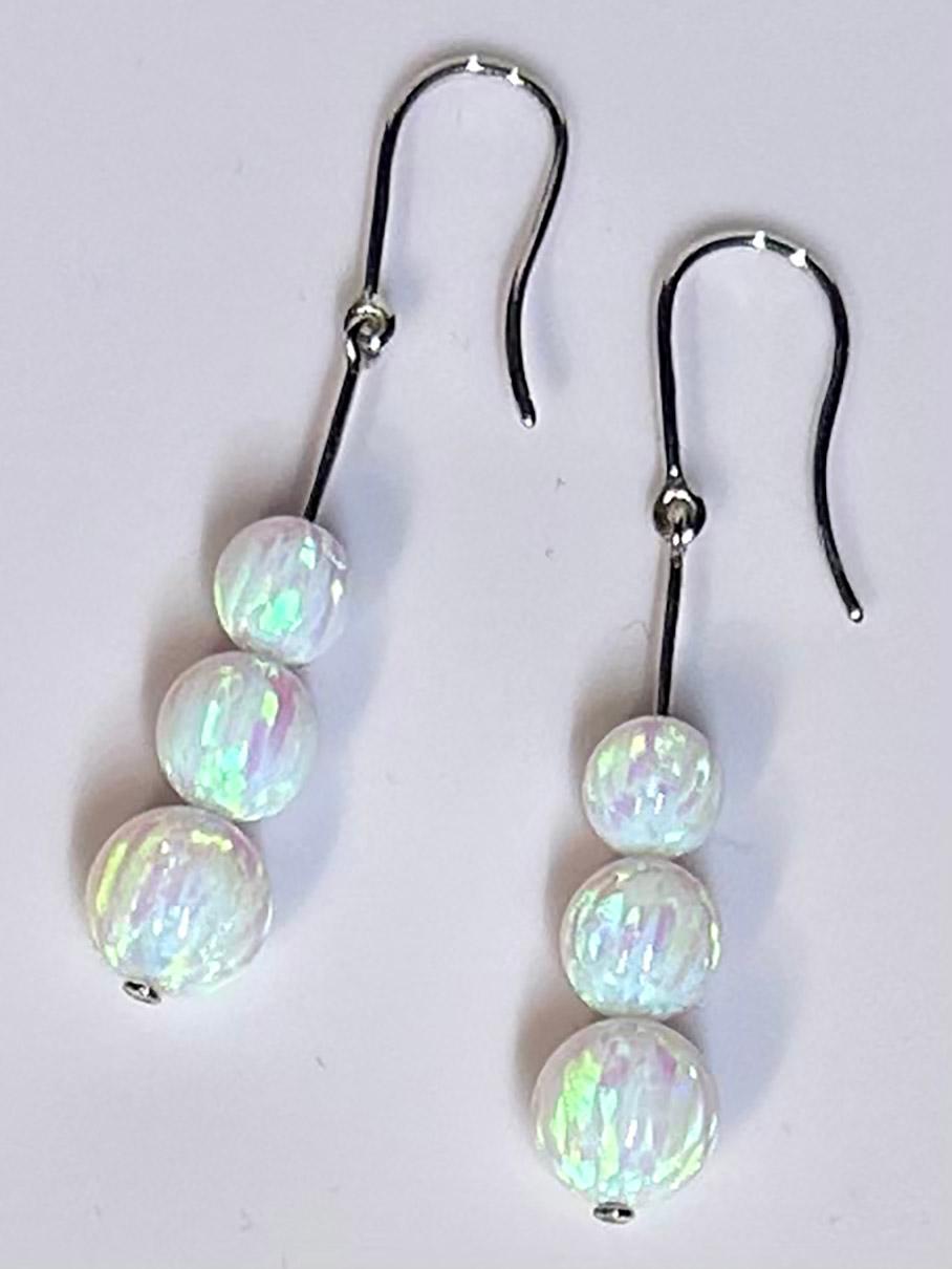 14kt White Gold Dangle Earrings set with cultured Opals For Sale 1
