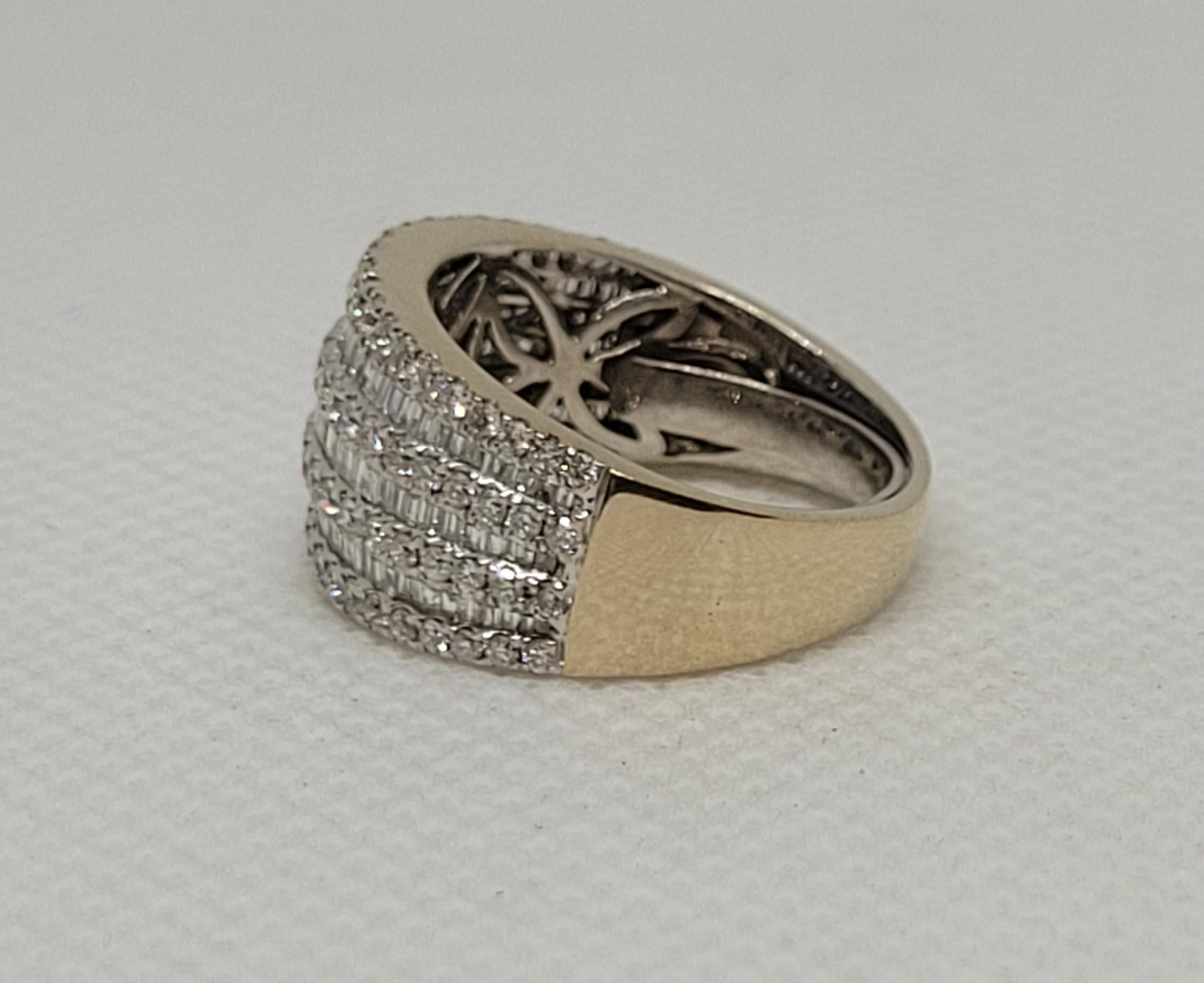 14kt White Gold Diamond Band, 3.54cttw, Baguette Round Brilliant, Size 4, 10.4mm In Good Condition For Sale In Rancho Santa Fe, CA