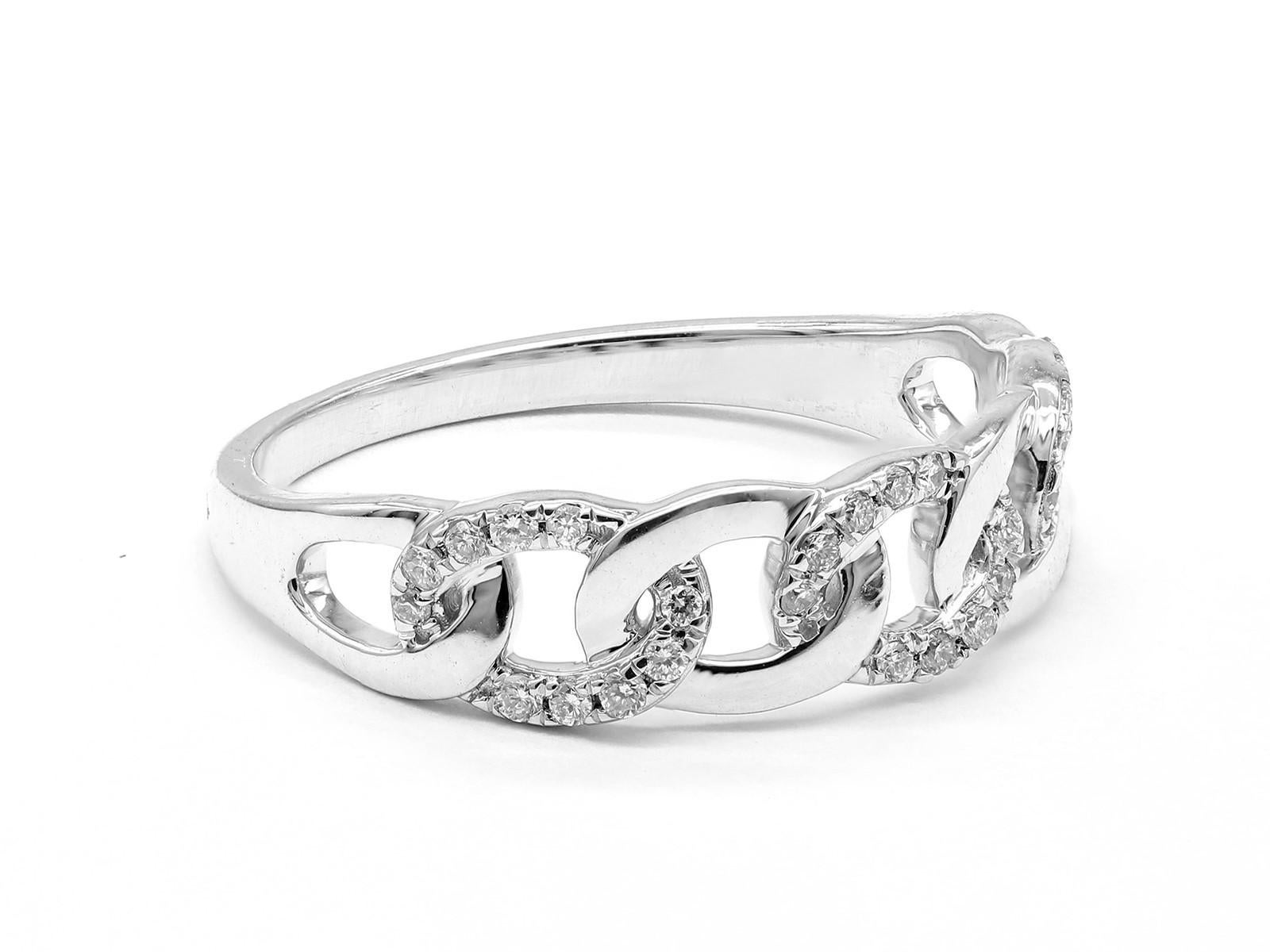 Bague de mode à maillons cubains en or blanc 14KT et diamants Neuf - En vente à Antwerp, BE