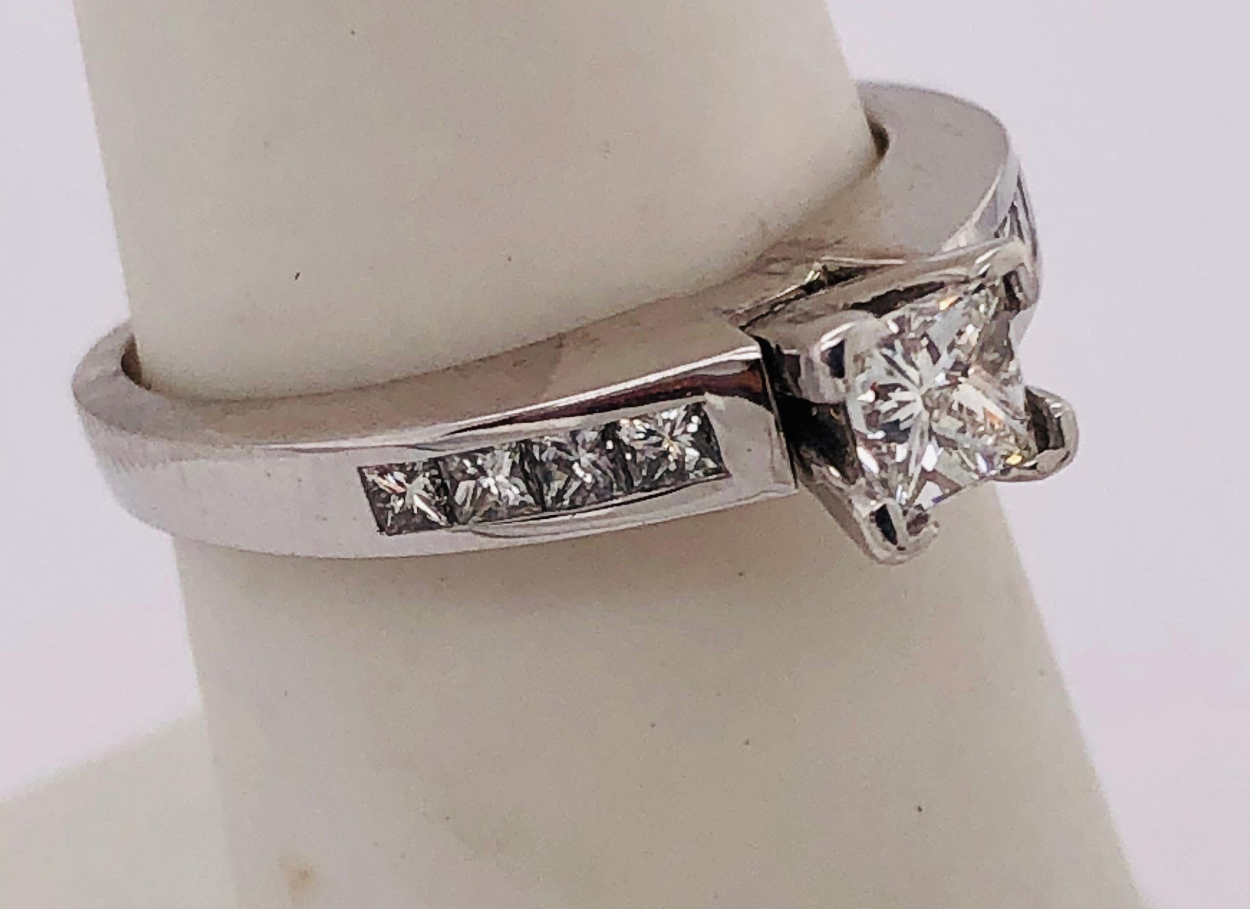 14 Karat White Gold Diamond Engagement Ring 1.40 Total Diamond Weight In Good Condition For Sale In Stamford, CT