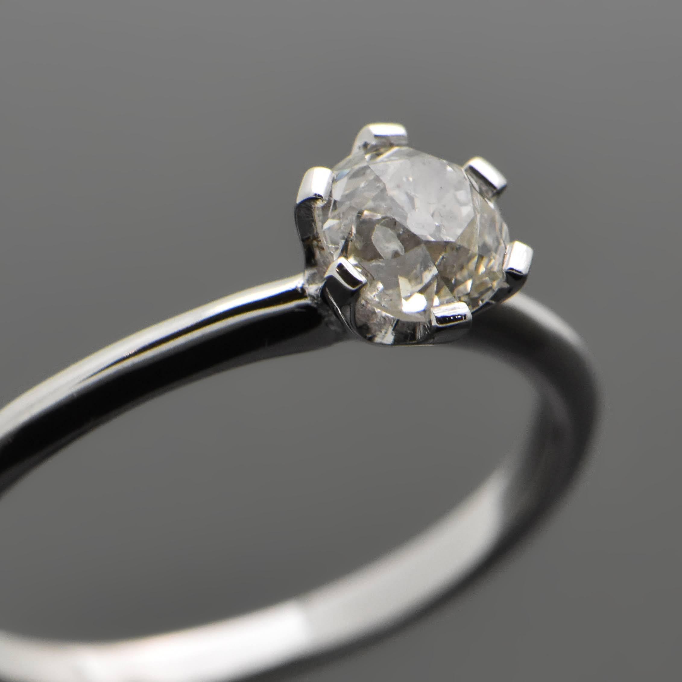Women's 14kt White Gold Diamond Ring For Sale