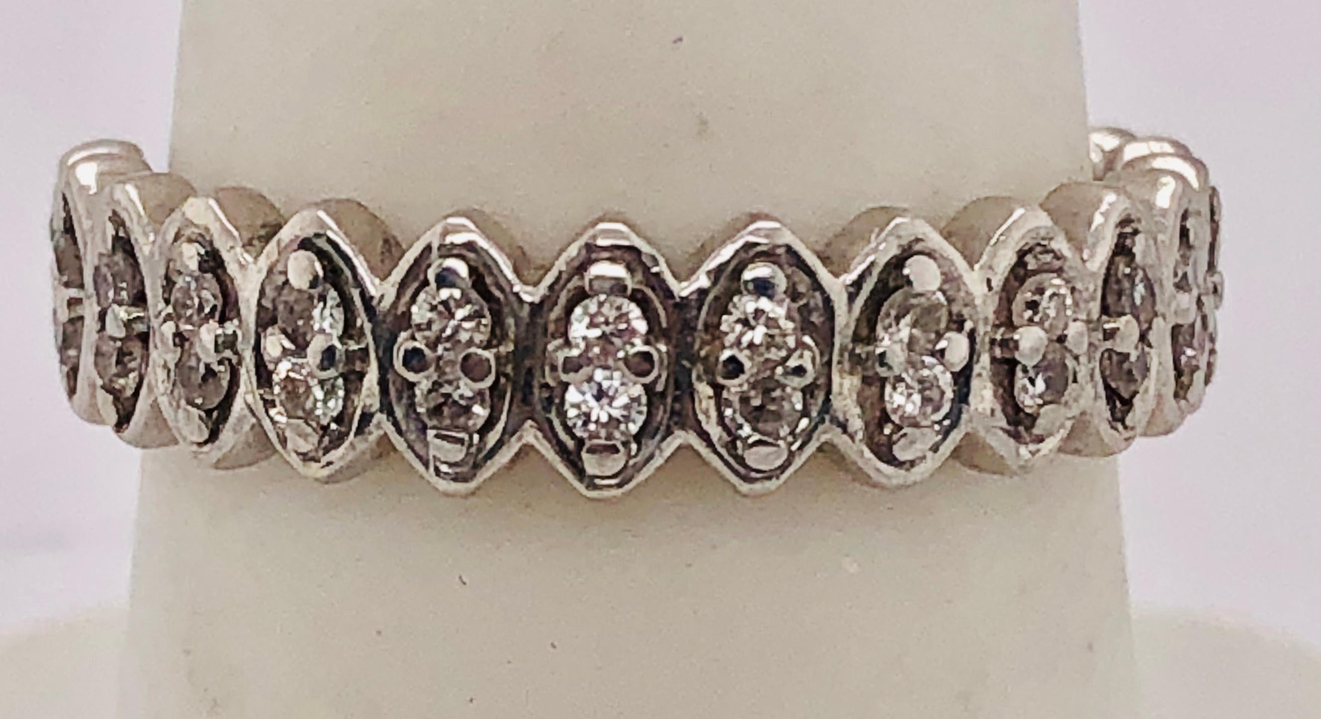 14 Karat White Gold Diamond Wedding Band Anniversary Bridal Ring 0.75 TDW For Sale 2