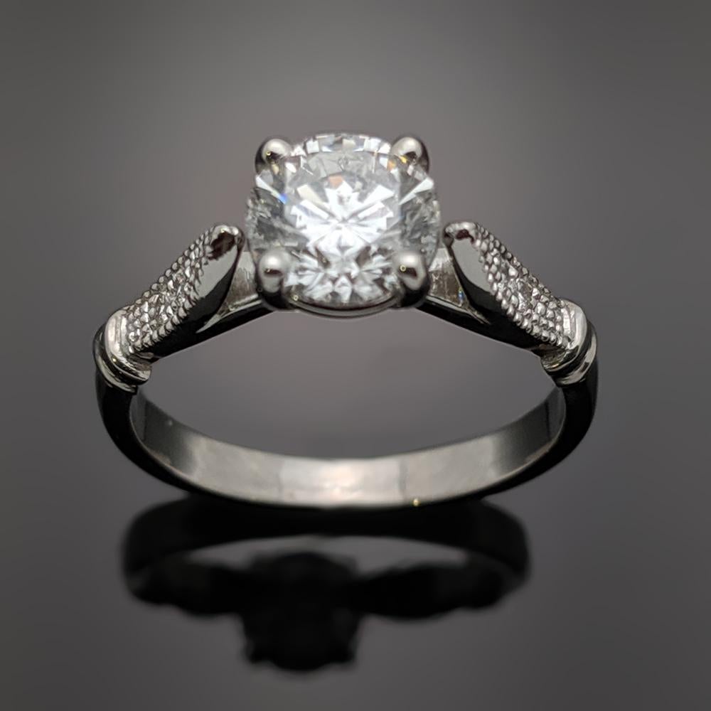 Round Cut 14kt White Gold Diamonds Ring For Sale