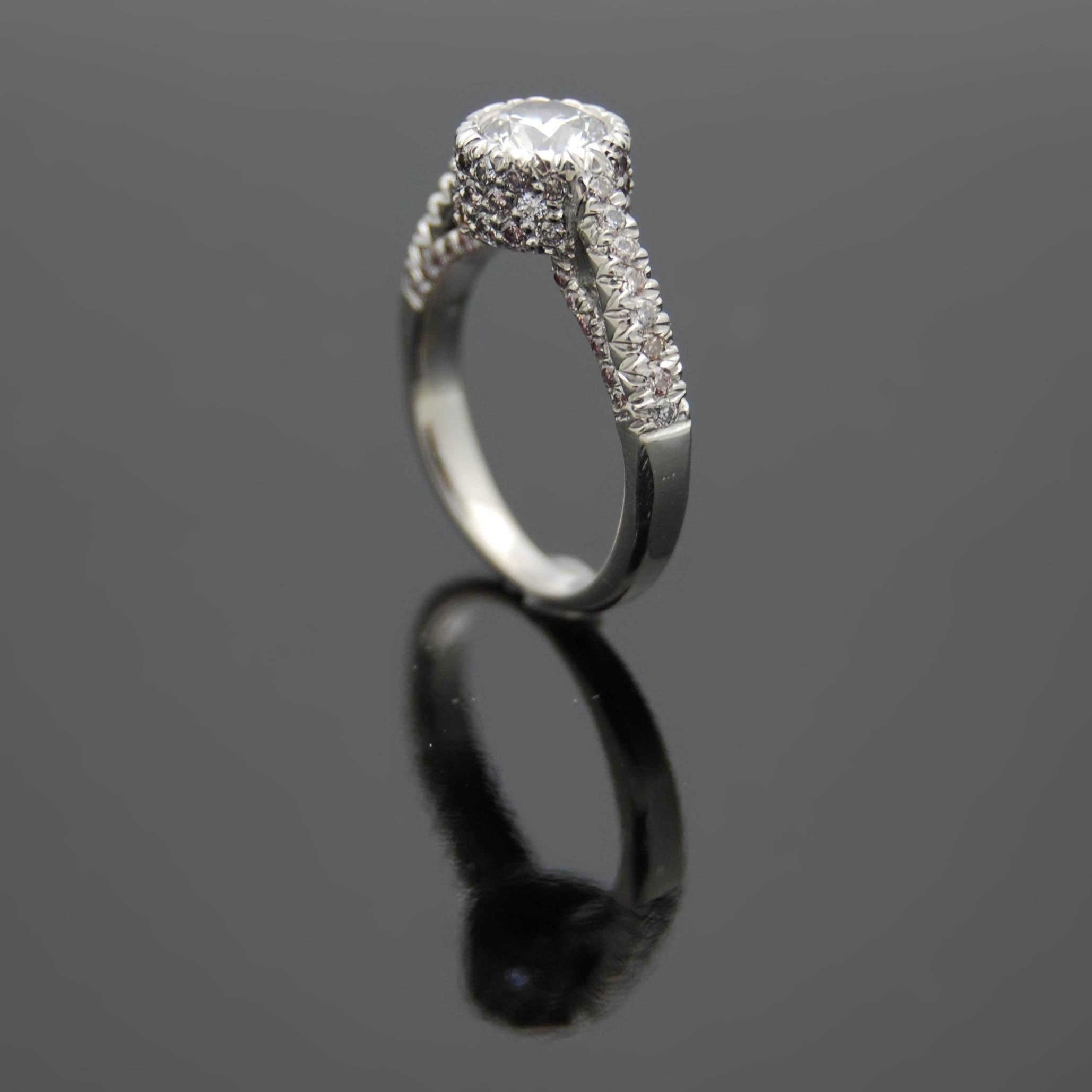 14kt White Gold Diamonds Ring In New Condition For Sale In Los Angeles, CA