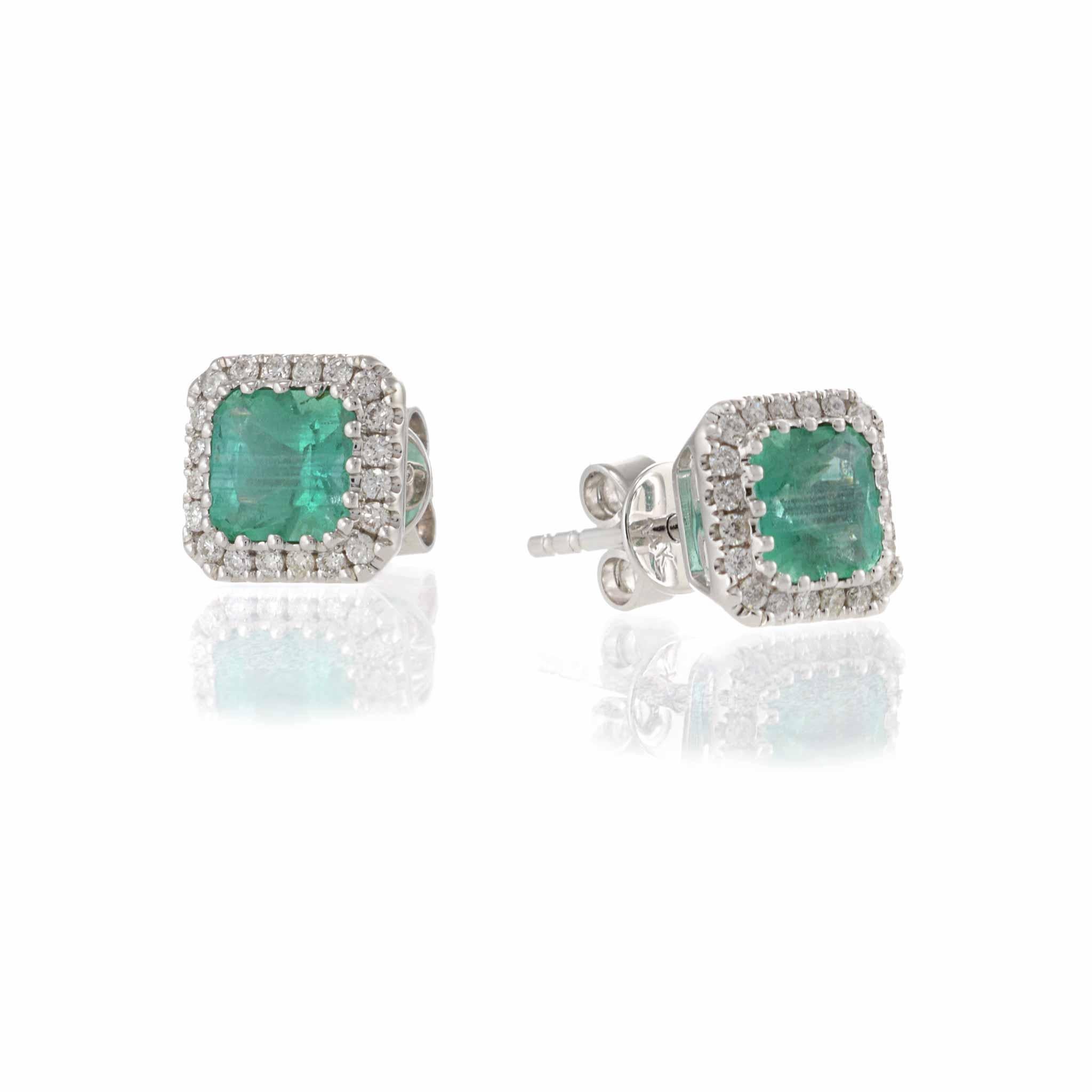 Orecchini a cerchio in oro bianco 14KT con smeraldo e diamante in vendita 1