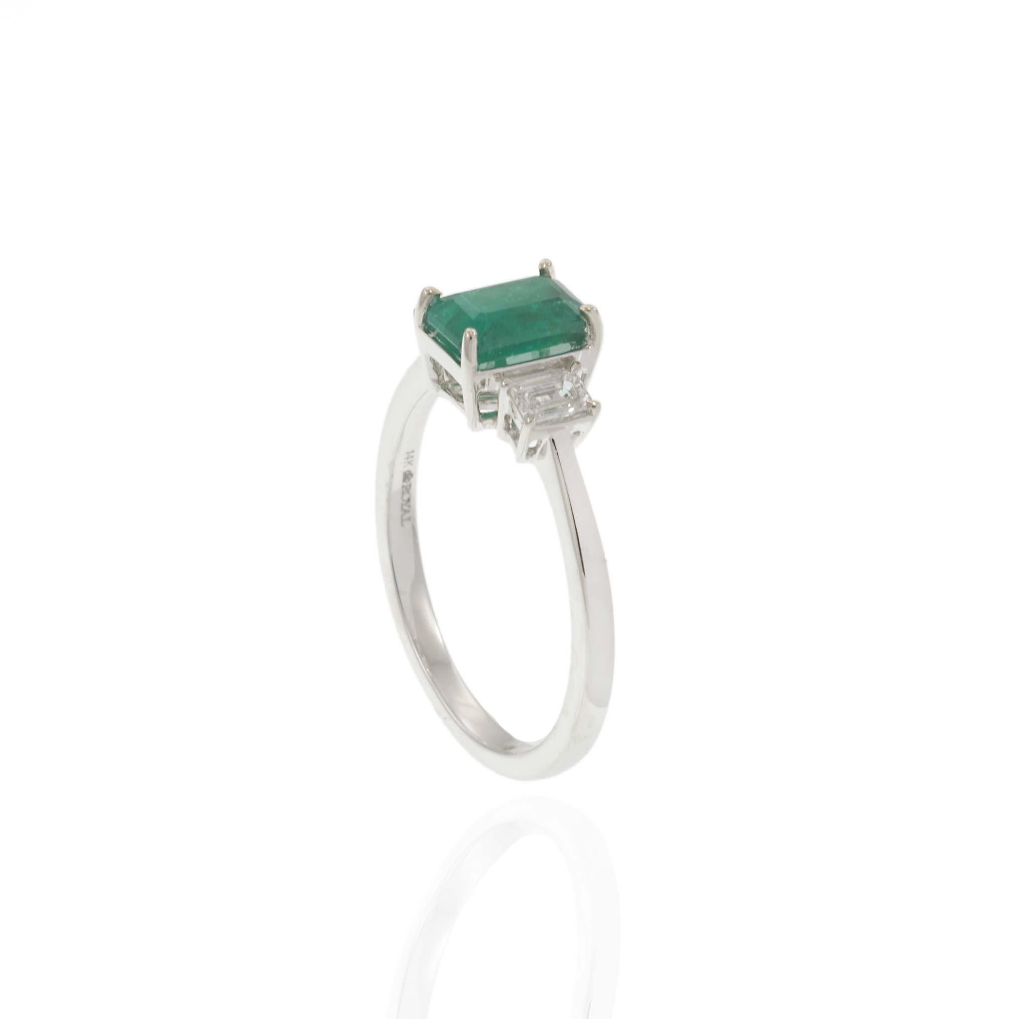 Donna 14KT White Gold Emerald and Diamond Three-Stone Ring in vendita