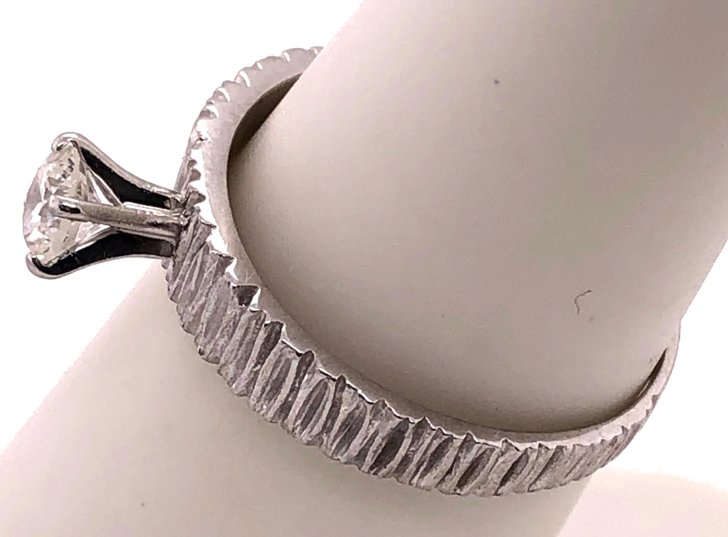 Bague de fiançailles en or blanc 14 carats d'un poids total de 0,50 carat en vente 2