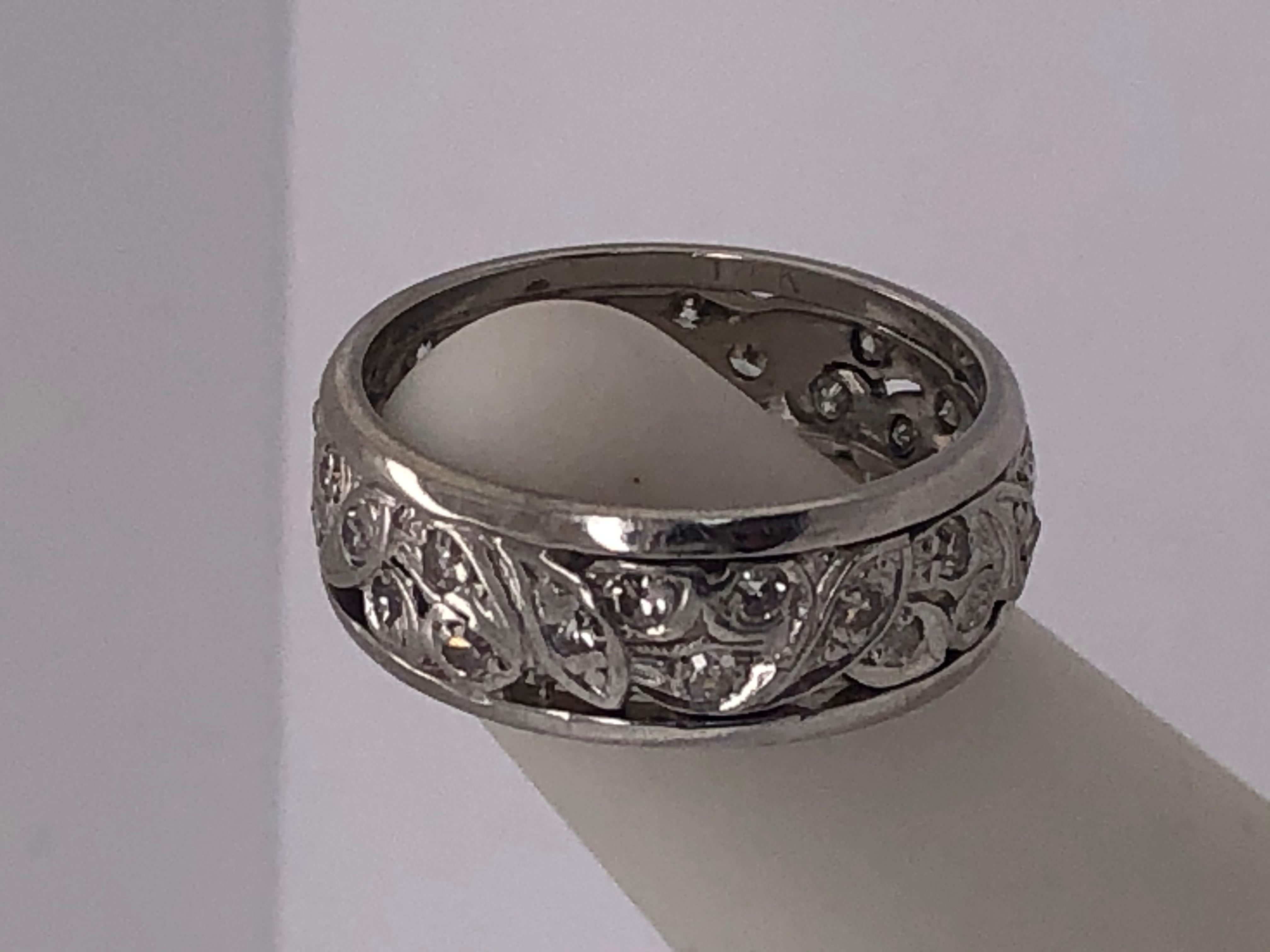14 Karat Weißgold Eternity Ehering oder Modering 1 Karat TDW im Angebot 5