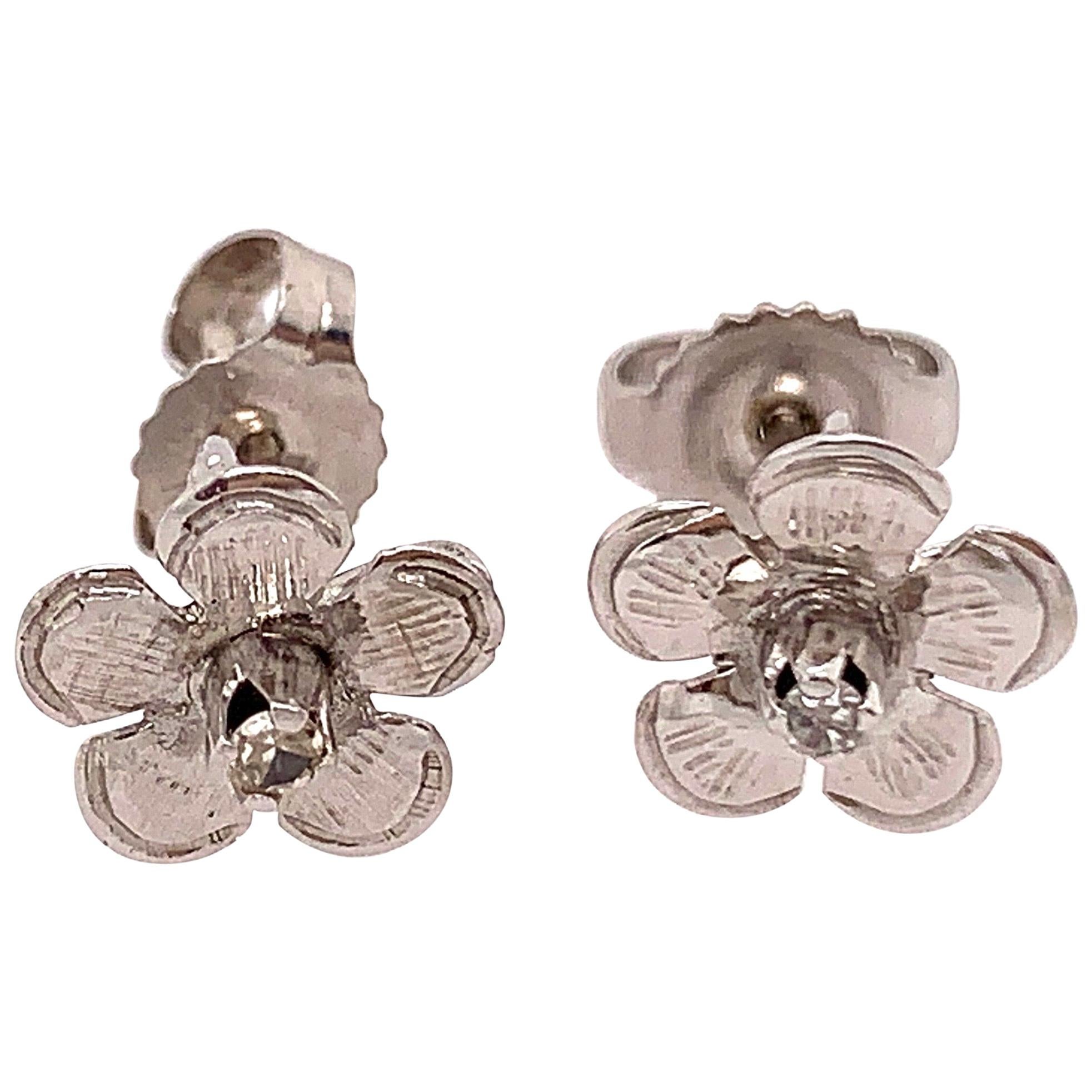 14 Karat White Gold Flower Stud Earrings with Round Diamond For Sale