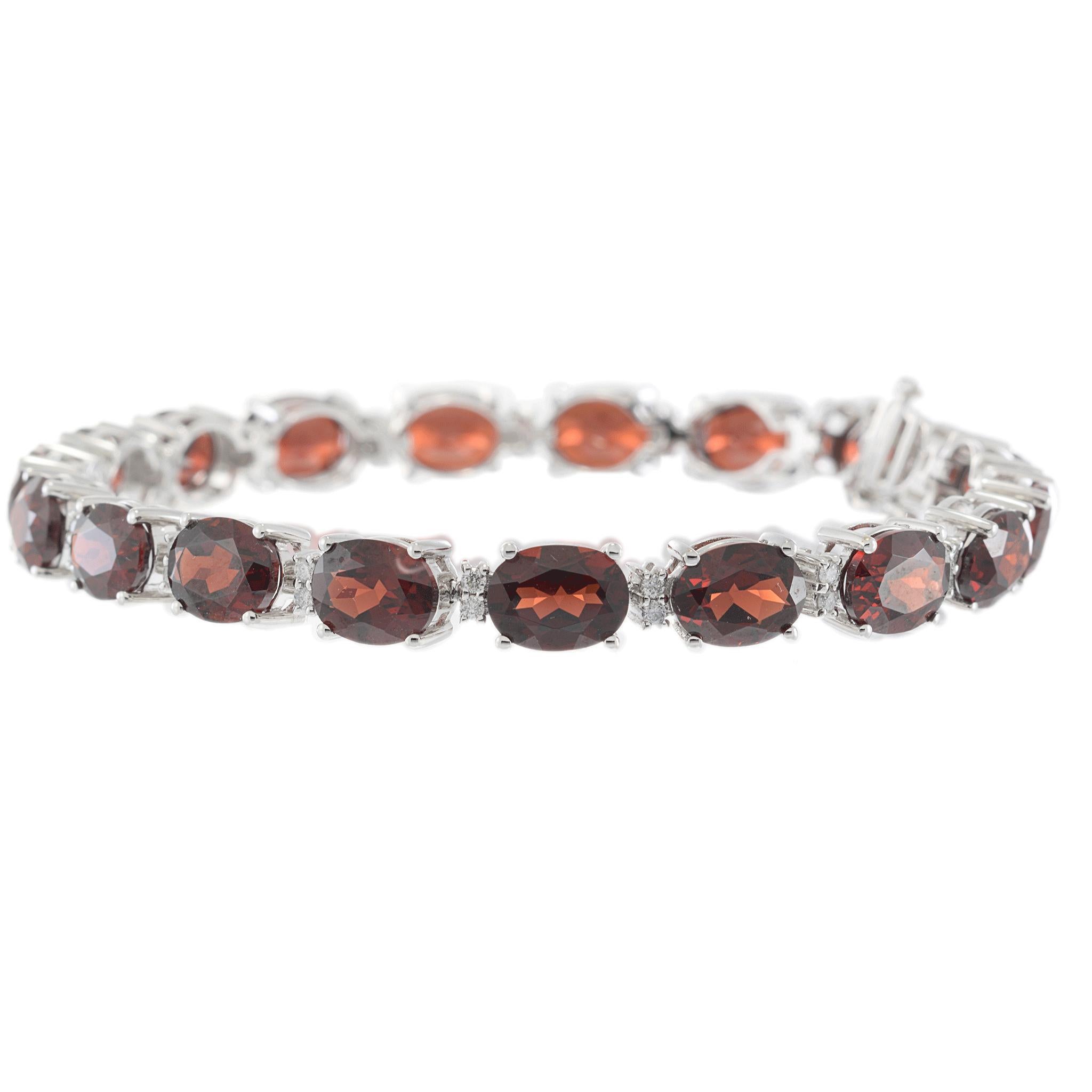 14KT Weißgold Granat und Diamant Oval A Link-Armband im Angebot 1