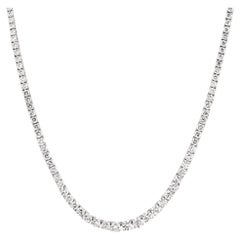 Collar «Tennis Riviera» de oro blanco de 14 quilates con diamantes de tamaño gradual, 12,53 quilates