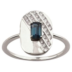 14-Karat-Weißgold, London-Blue-Topas und diagonale Pavé-Diamanten, ovaler Siegelring im R-Stil