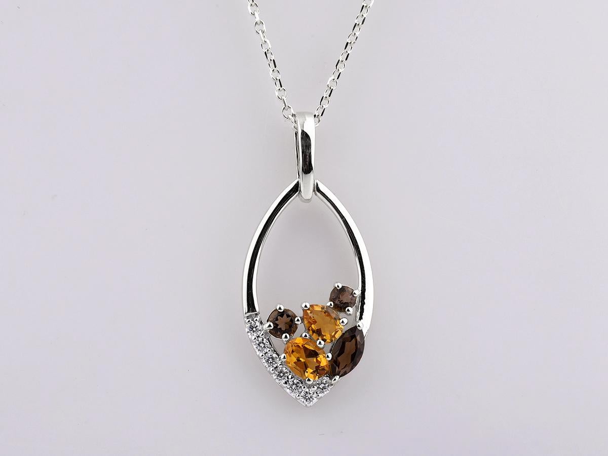 Contemporain Pendentif en or blanc 14KT avec pierres mixtes et diamants en vente