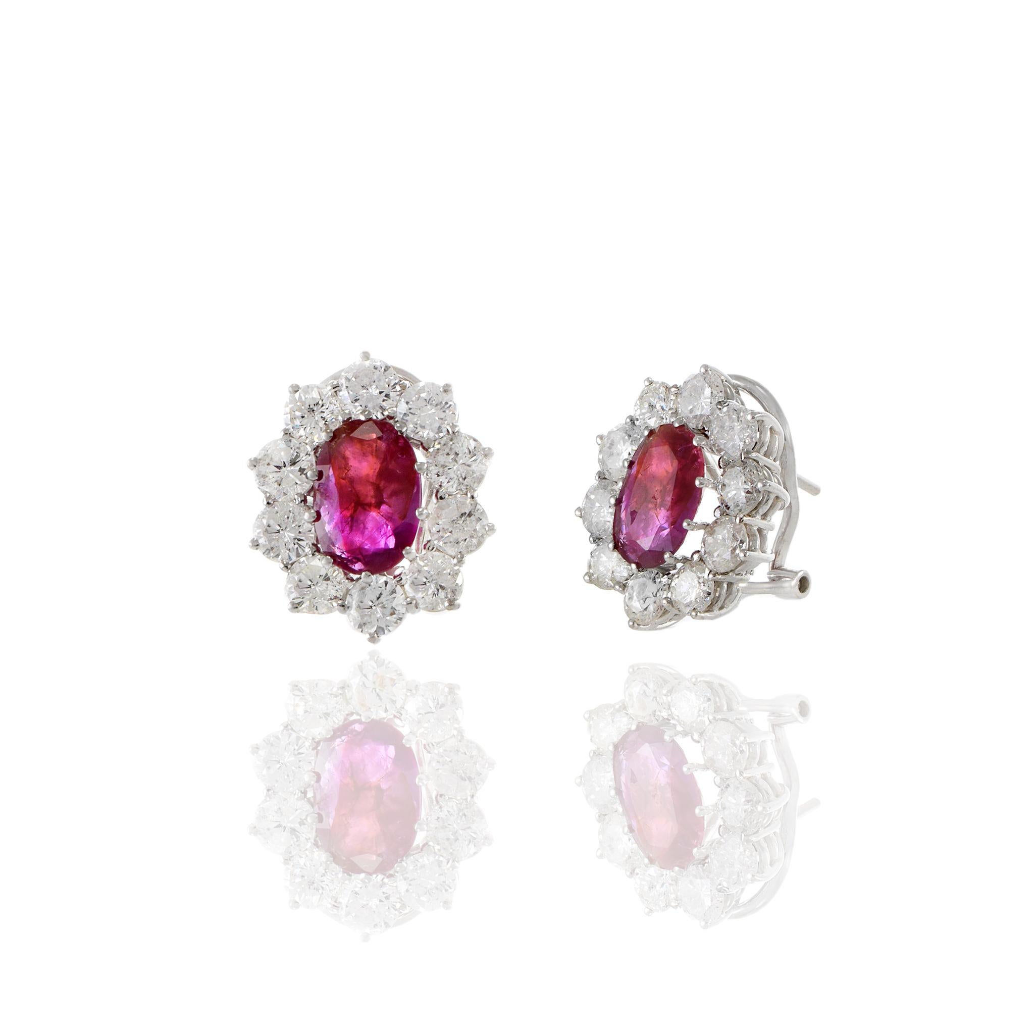 14KT White Gold Oval Burmese Ruby And Diamond Earrings In New Condition For Sale In New York, NY