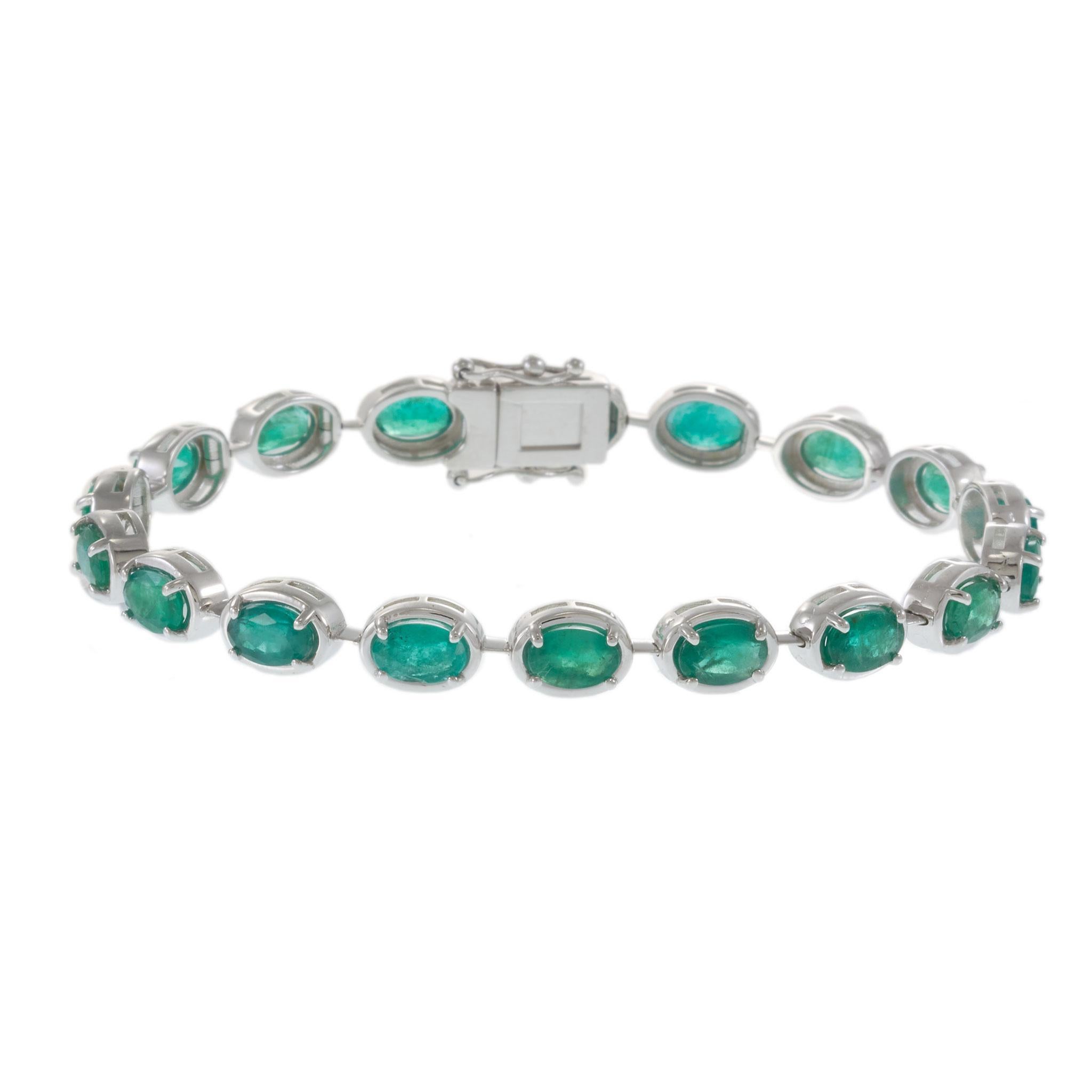 Taille ovale Bracelet en or blanc 14KT avec émeraude de taille ovale en vente