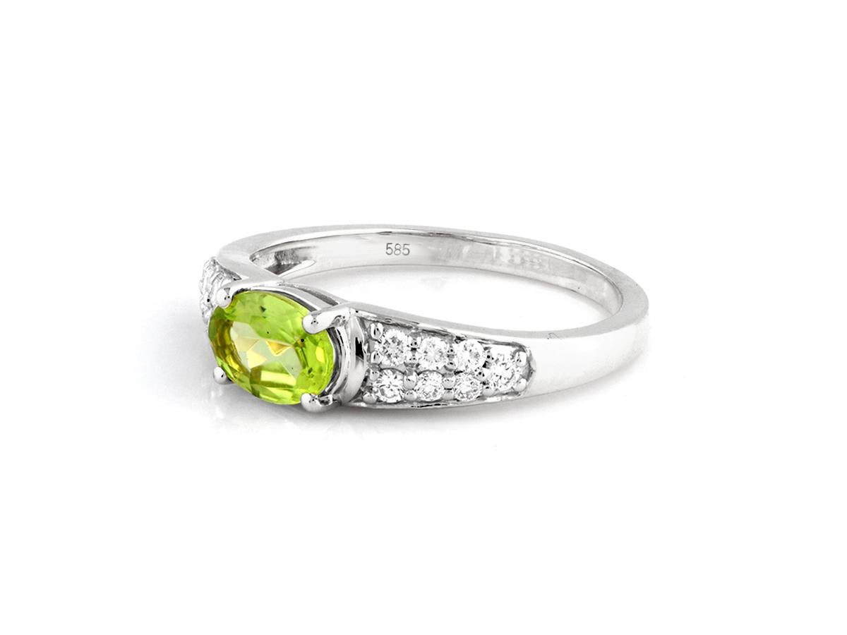 14KT Weißgold Oval Peridot und Diamant Ring im Angebot 2