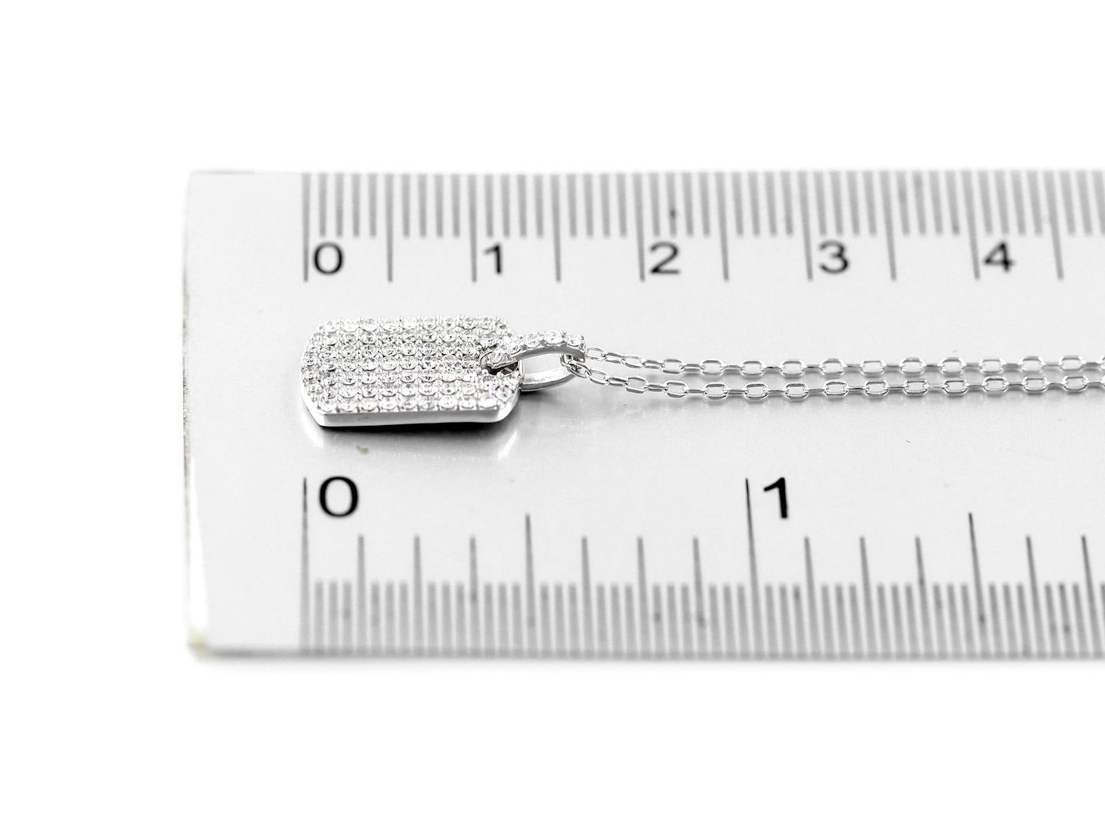 Collar de oro blanco de 14 quilates con etiqueta de perro de diamantes y pavé en venta 1