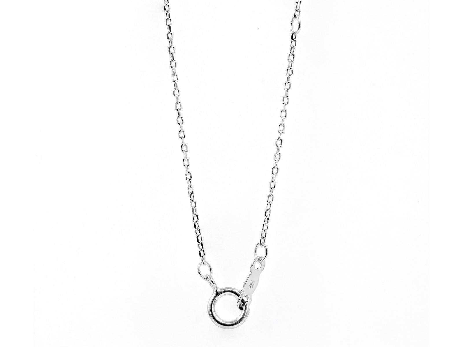 Collar de oro blanco de 14 quilates con etiqueta de perro de diamantes y pavé en venta 2