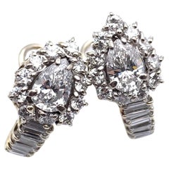 Pendientes de oro blanco de 14 quilates con halo de diamantes talla pera