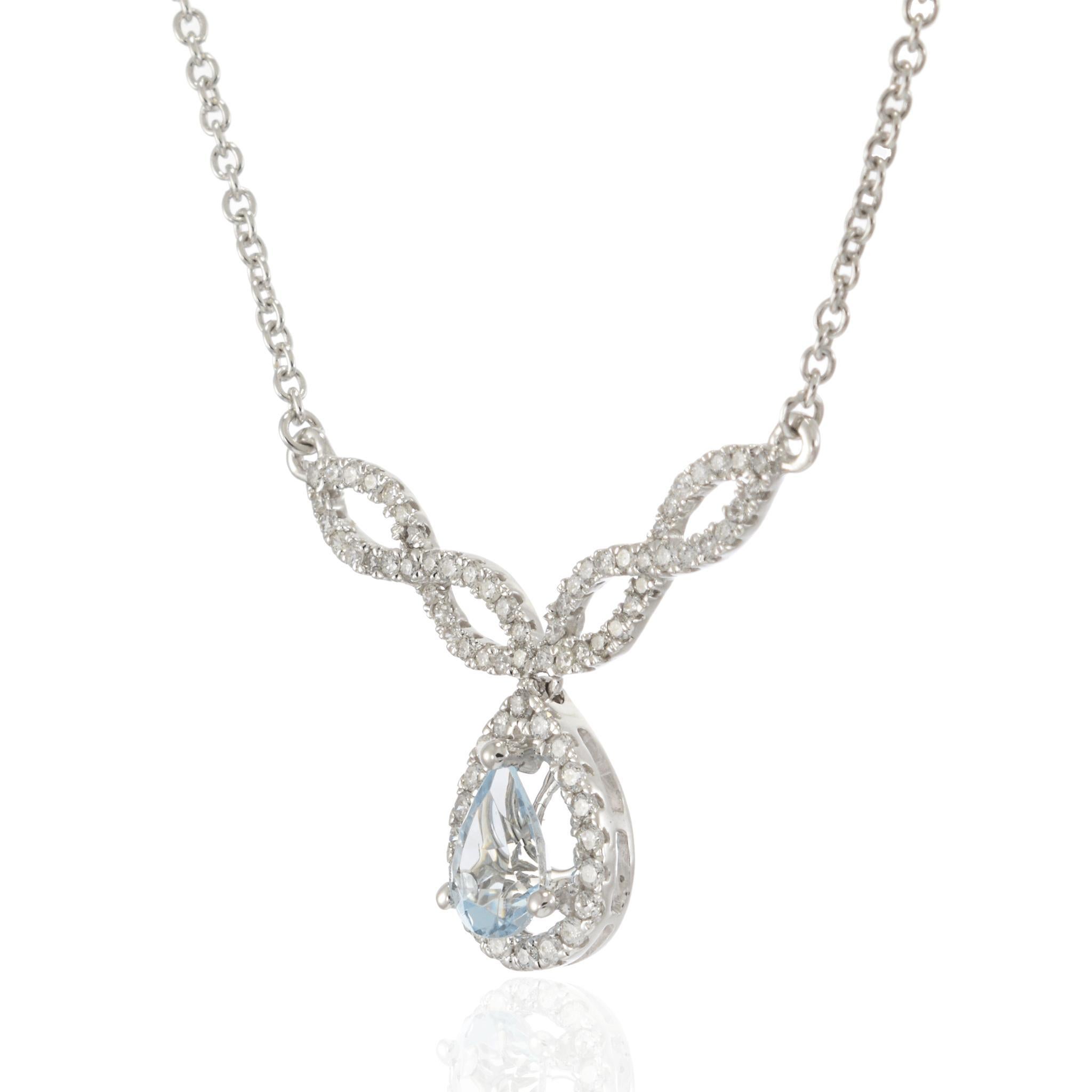Taille poire Collier pendentif en or blanc 14KT avec aigue-marine en forme de poire et diamants en vente