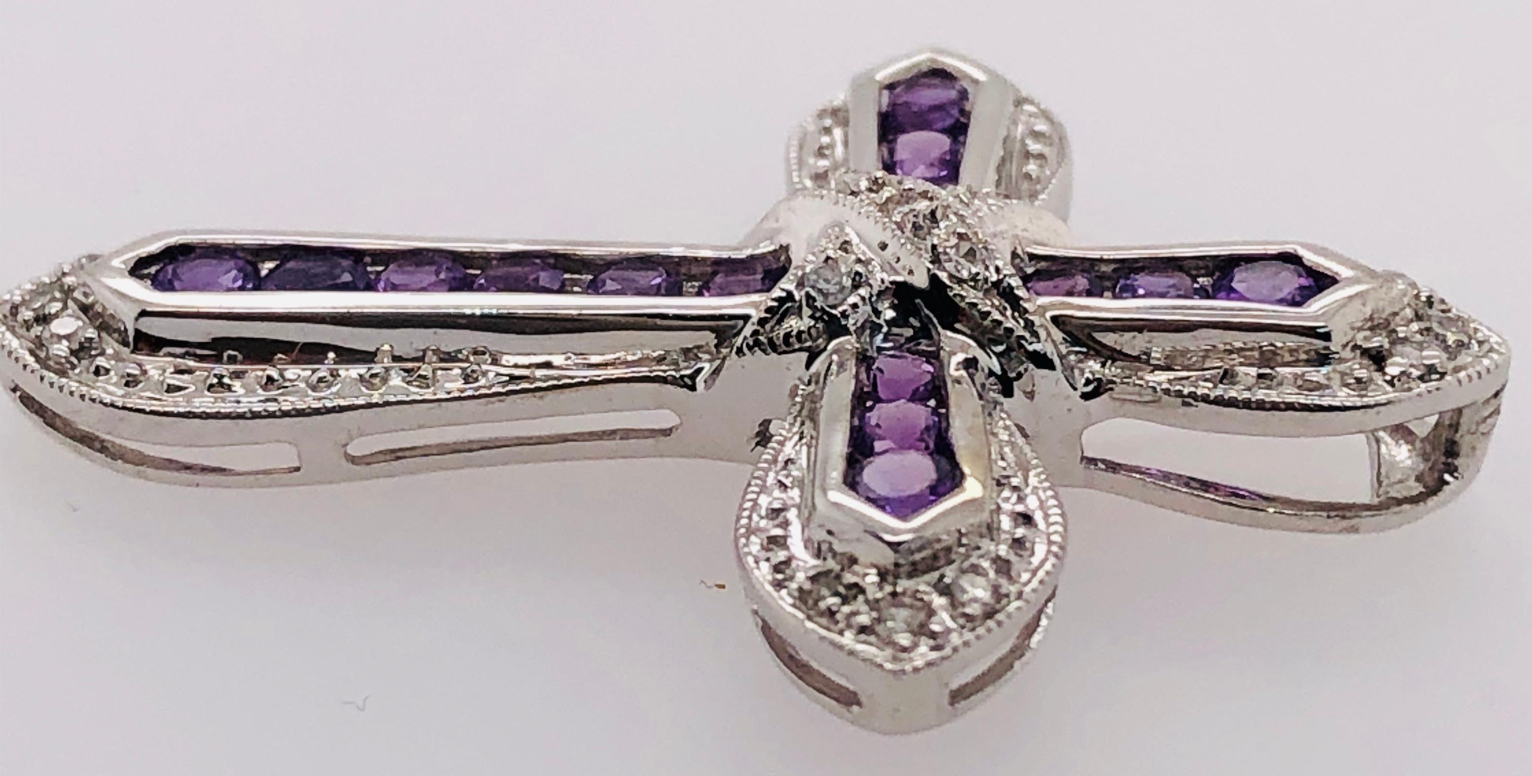 14 Karat White Gold Pendant Cross with Amethysts and Diamonds In Good Condition For Sale In Stamford, CT