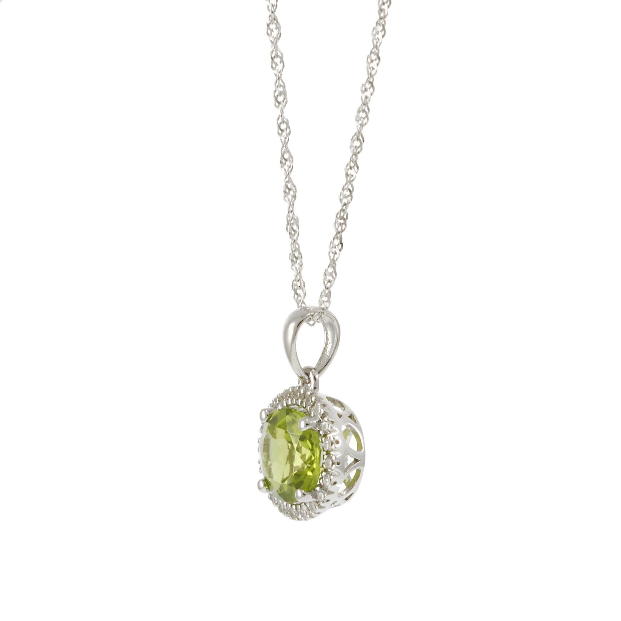 Collier pendentif halo en or blanc 14KT à péridot et diamant Neuf - En vente à New York, NY