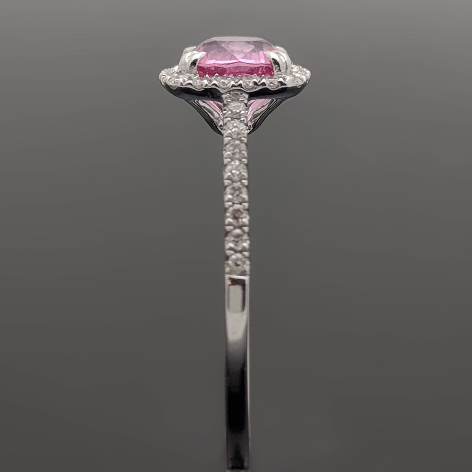14 Karat White Gold Pink Spinel and Diamond Ring In New Condition For Sale In Los Angeles, CA