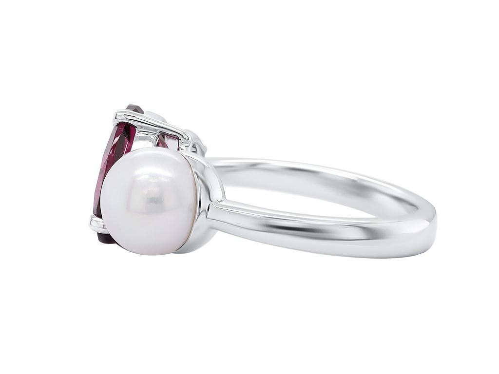 Bague Toi et Moi en or blanc 14kt grenat rhodolite et perle Excellent état - En vente à Philadelphia, PA