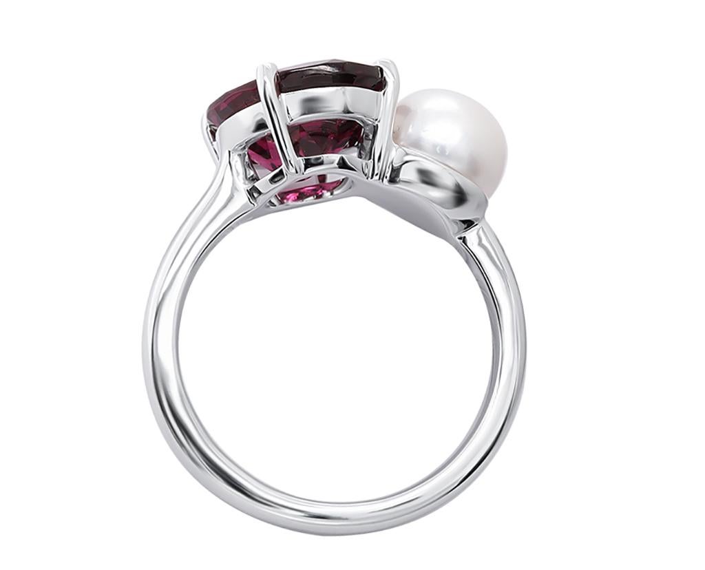 Bague Toi et Moi en or blanc 14kt grenat rhodolite et perle Pour femmes en vente