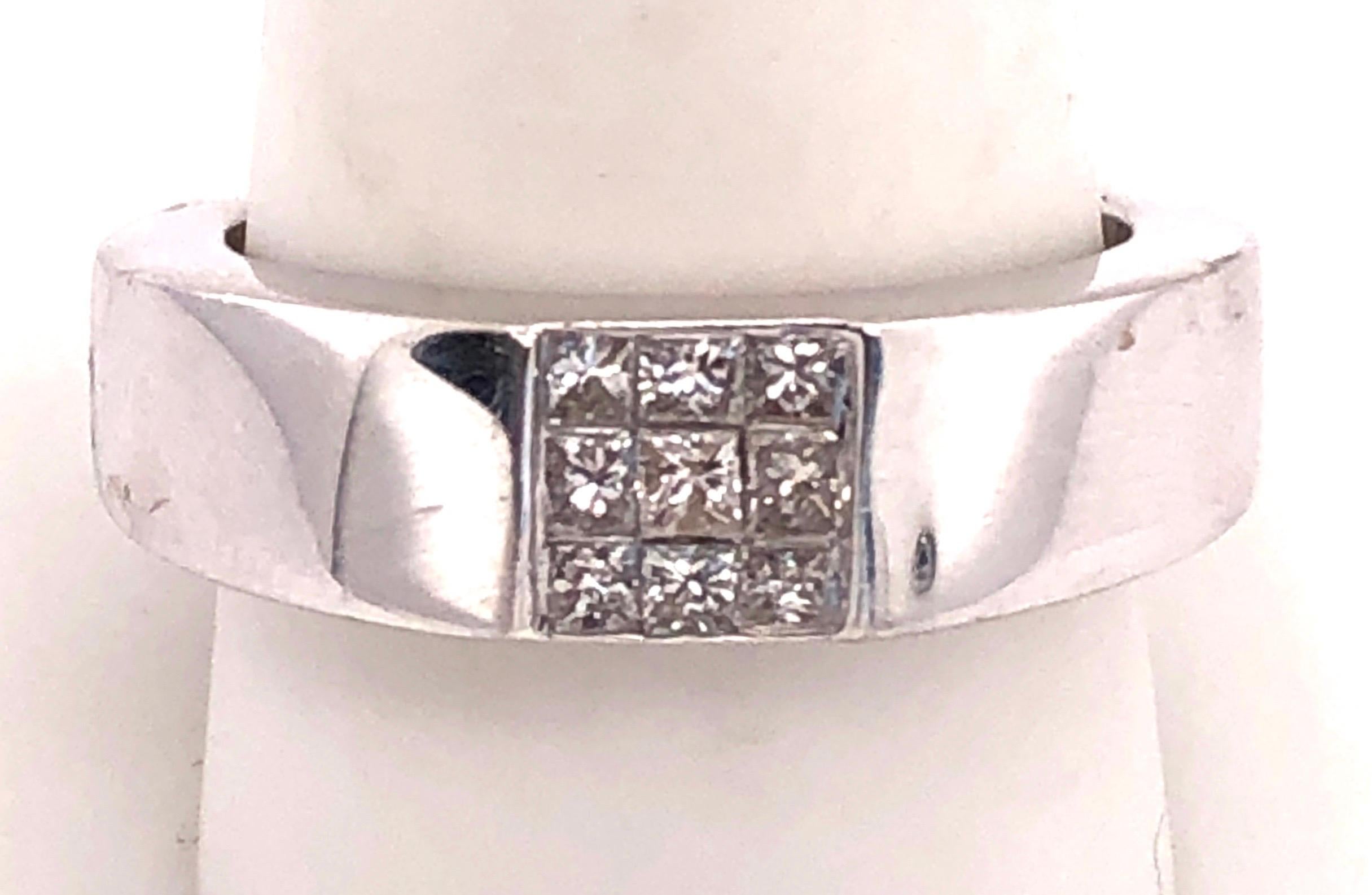 14 Karat White Gold Ring or Wedding Band with 9 Diamond Cluster In Good Condition For Sale In Manhasset, NY