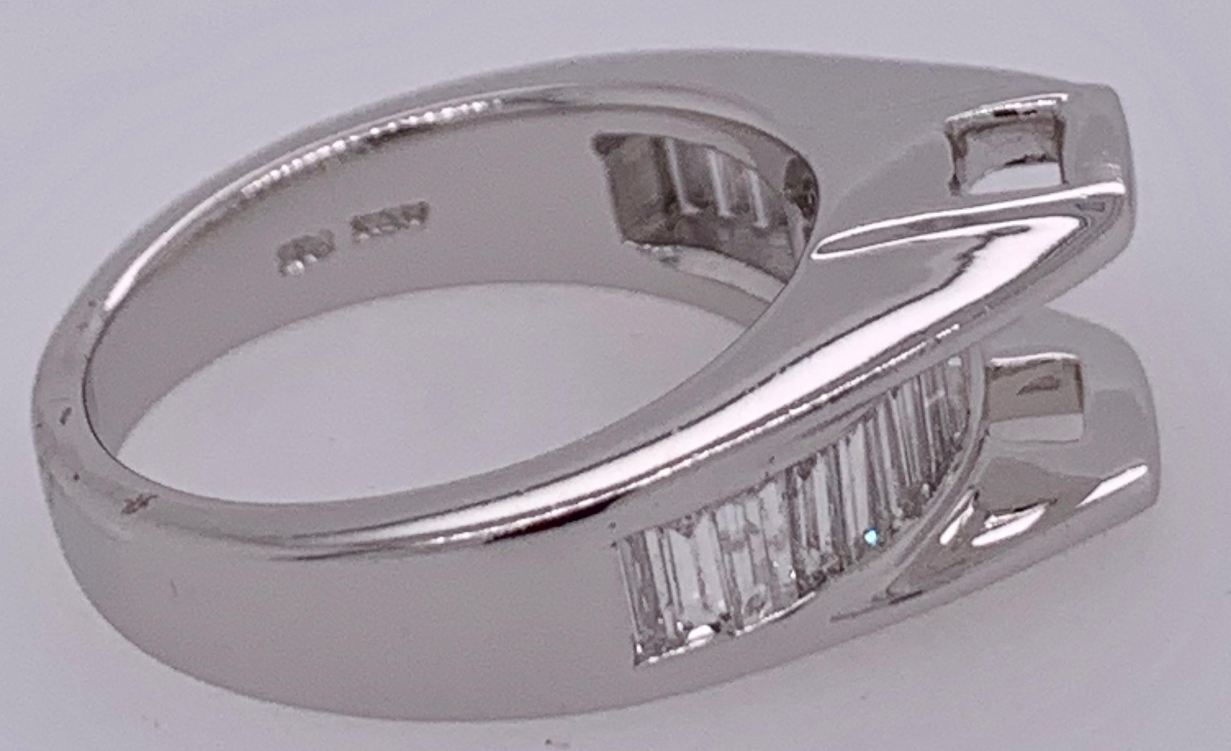 14 Karat White Gold Ring Wedding Band with Diamond Baguettes For Sale 2
