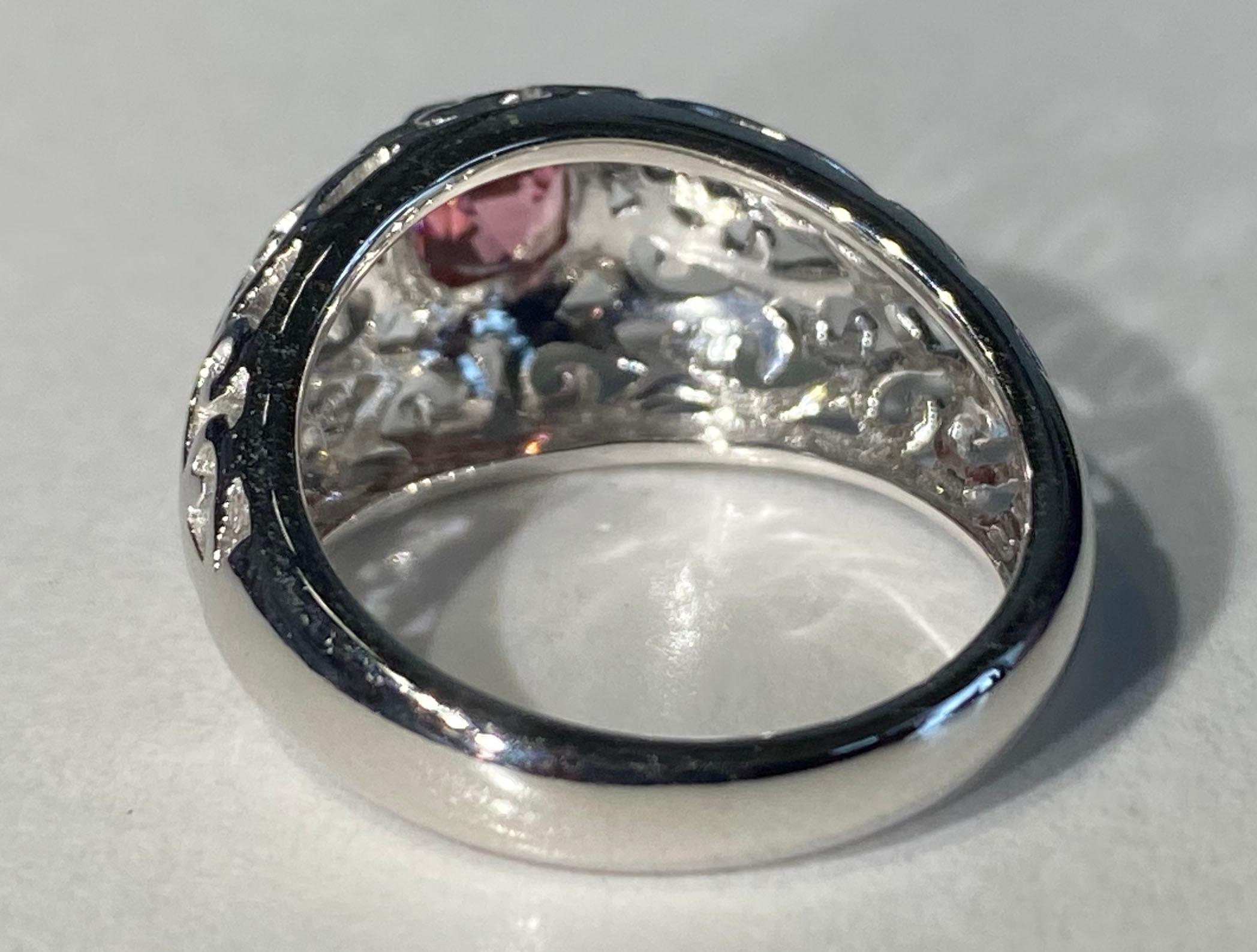 14kt White Gold Ring with Diamonds & Pink Spinel For Sale 7