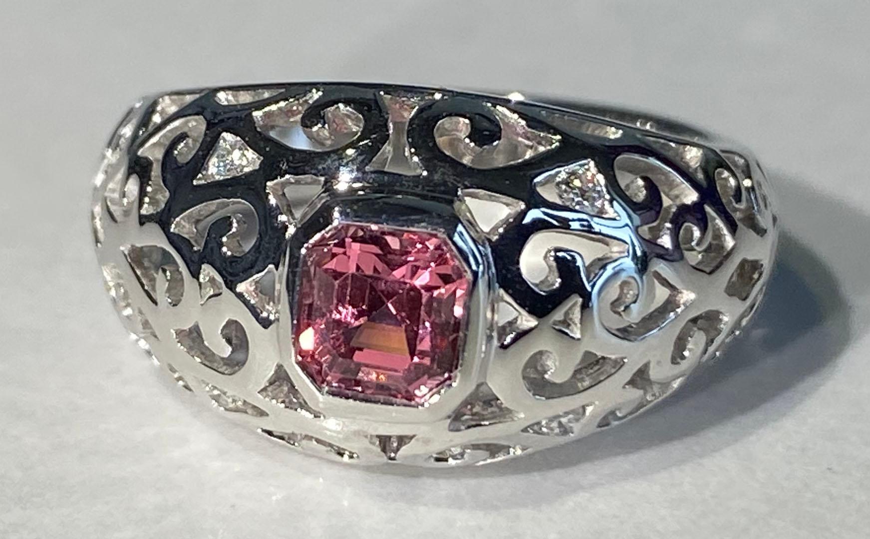14kt White Gold Ring with Diamonds & Pink Spinel For Sale 13