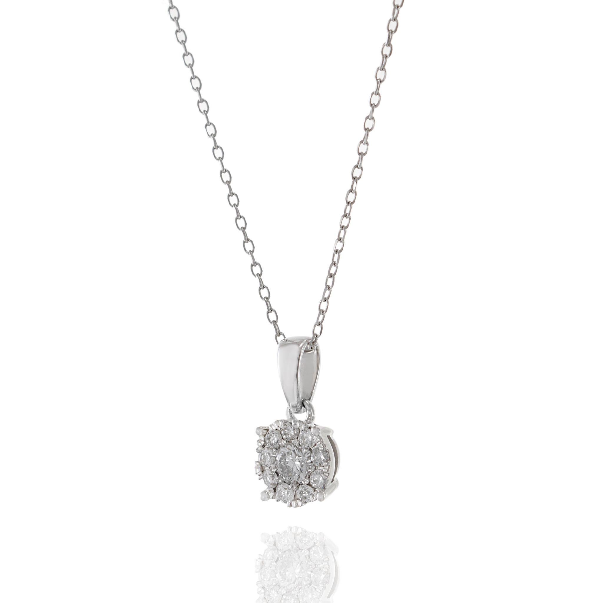 Taille ronde Pendentif grappe de diamants ronds en or blanc 14 carats en vente