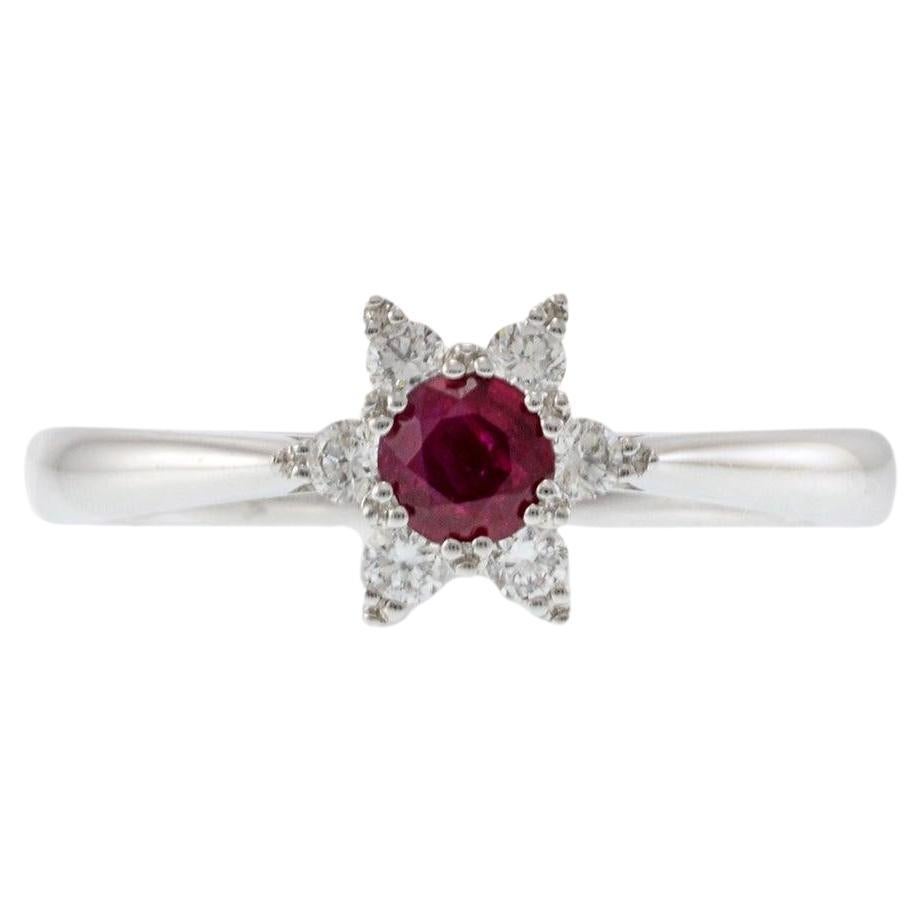 14KT White Gold Round Cut Diamond and Ruby Center Starburst Ring For Sale