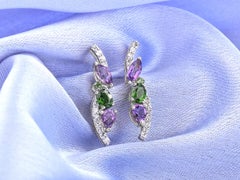 Pendientes Cinta en Cascada de Oro Blanco de 14 KT Diamante Redondo y Amatista y Diópsido