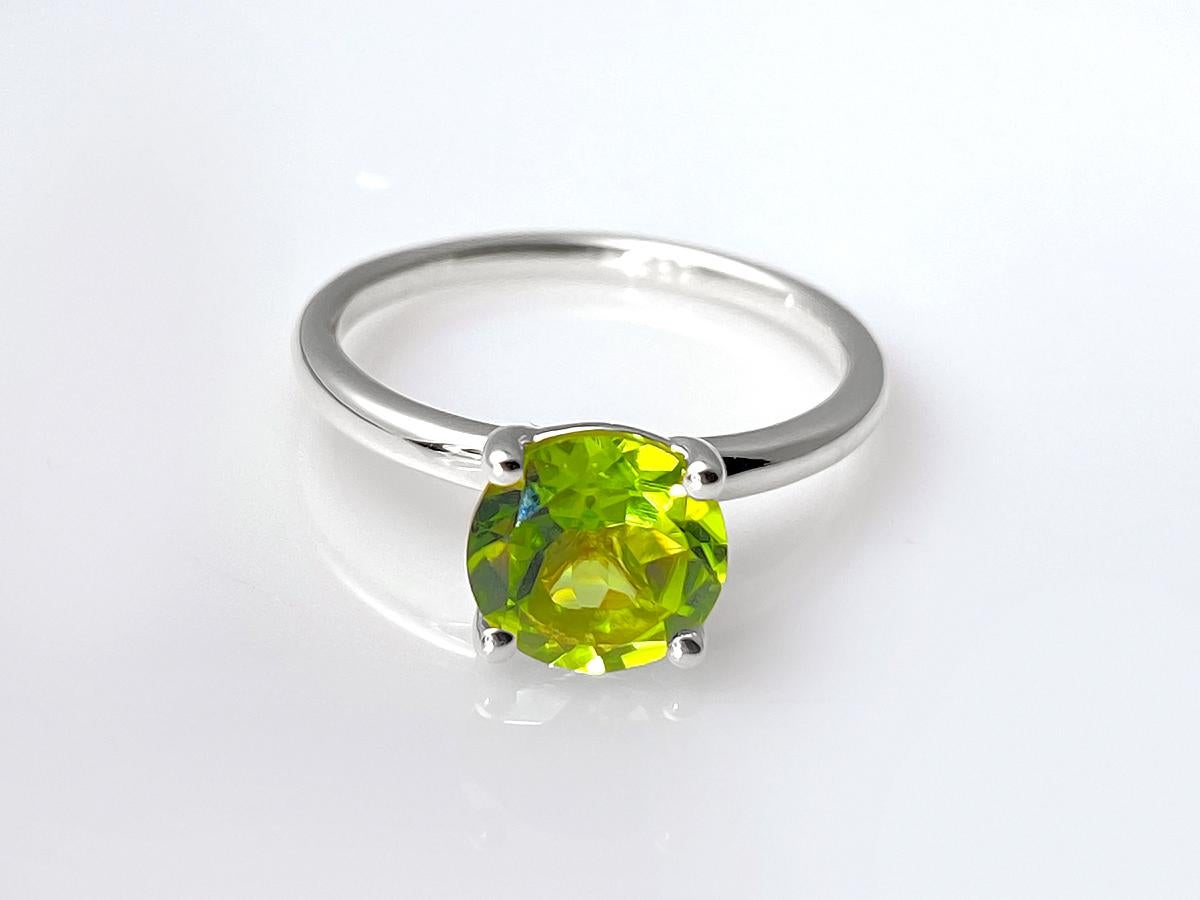 14KT Weißgold Rund Peridot Solitär Ring im Angebot 1