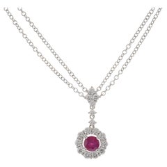 Gota en racimo de flores de rubí de oro blanco de 14 quilates con diamantes y doble cadena
