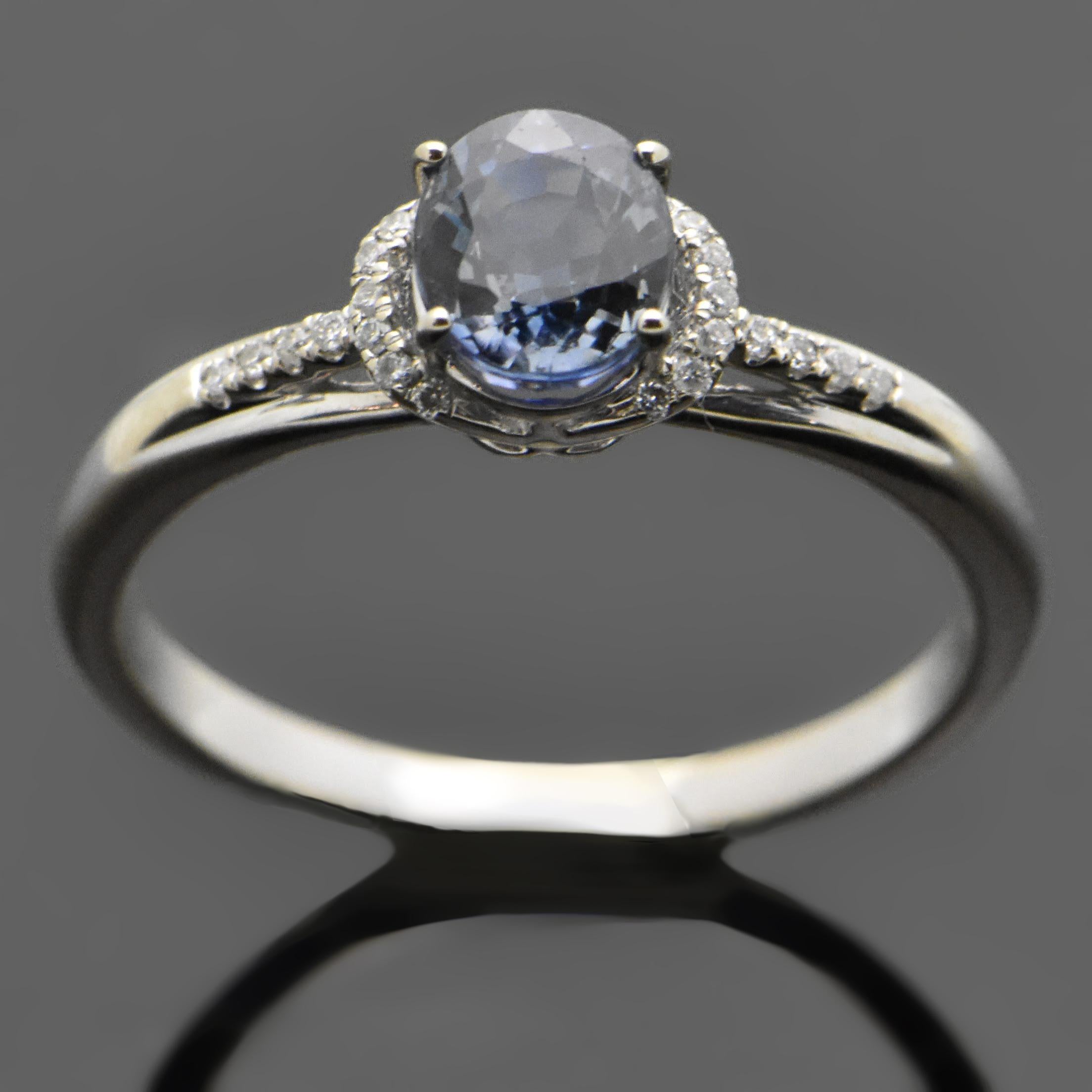 14 Karat White Gold Sapphire and Diamond Ring For Sale 1
