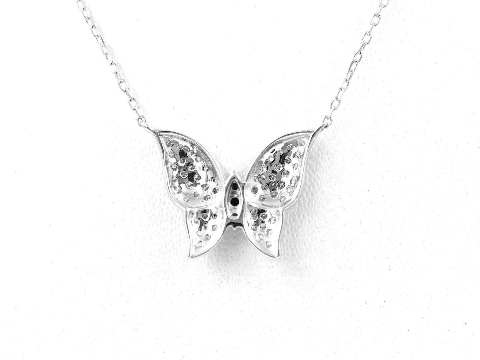 14KT Weißgold Sterling Blauer Saphir und weißer Diamant Schmetterlingshalskette im Angebot 1