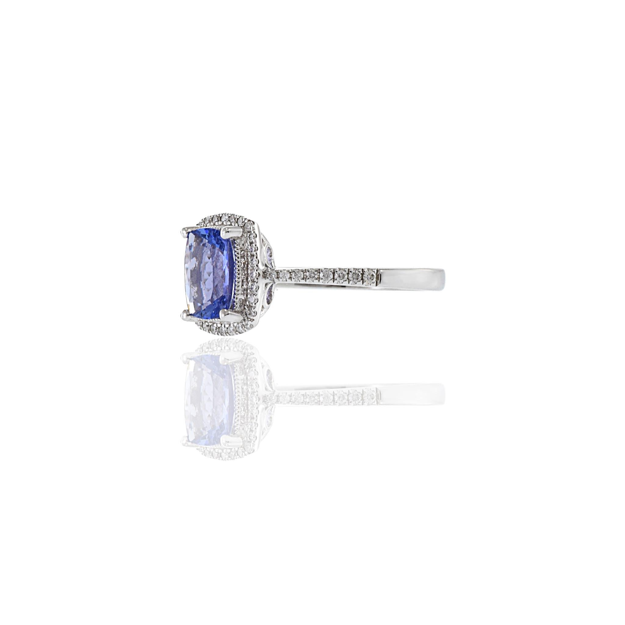 14KT Weißgold Tansanit und Diamantring im Zustand „Hervorragend“ im Angebot in New York, NY