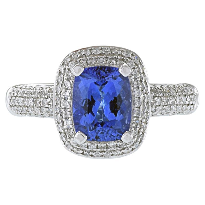 Anillo de oro blanco de 14 quilates con tanzanita y diamantes