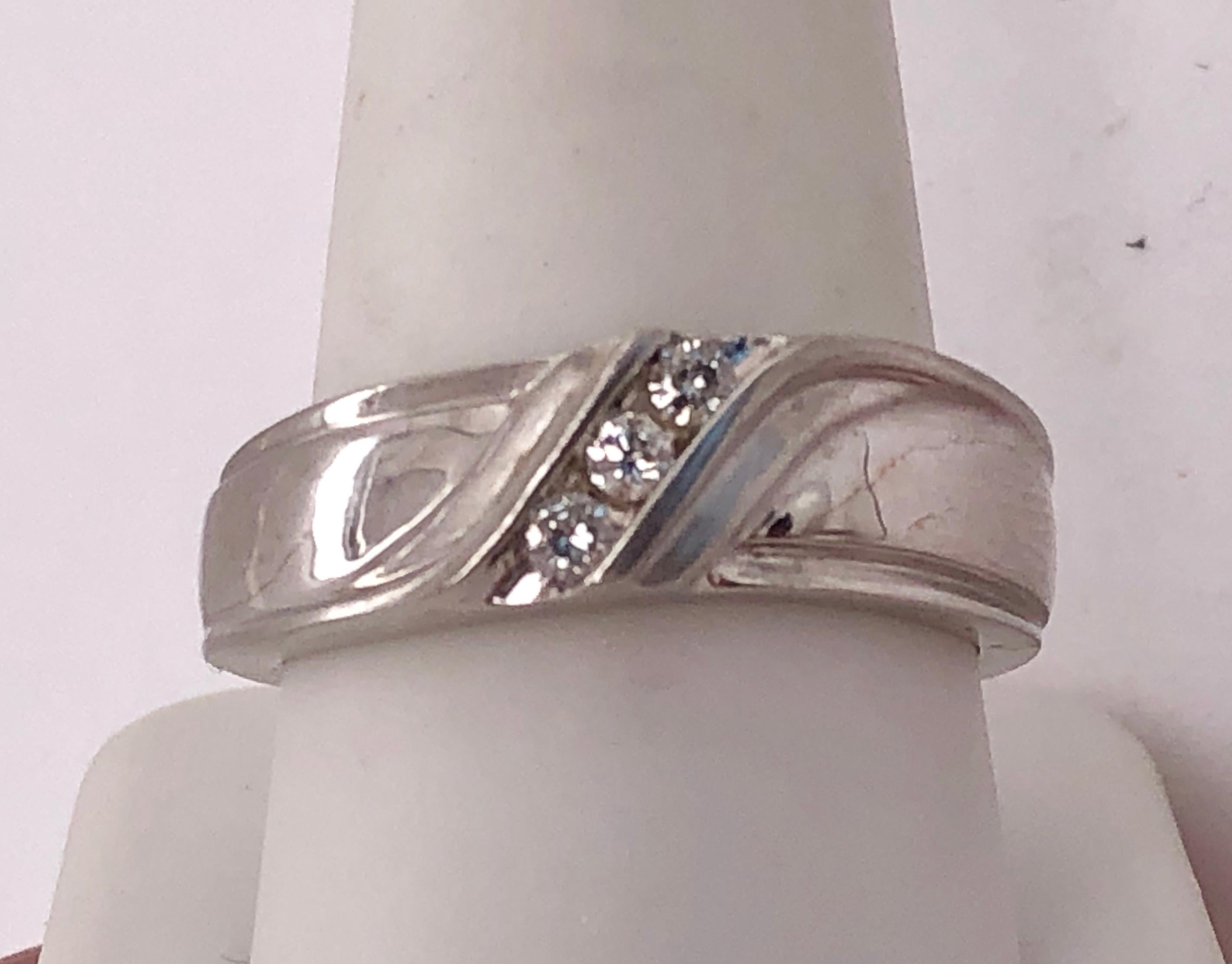 Women's or Men's 14Kt White Gold Three Diamond Ring .25 Total Diamond Weight For Sale