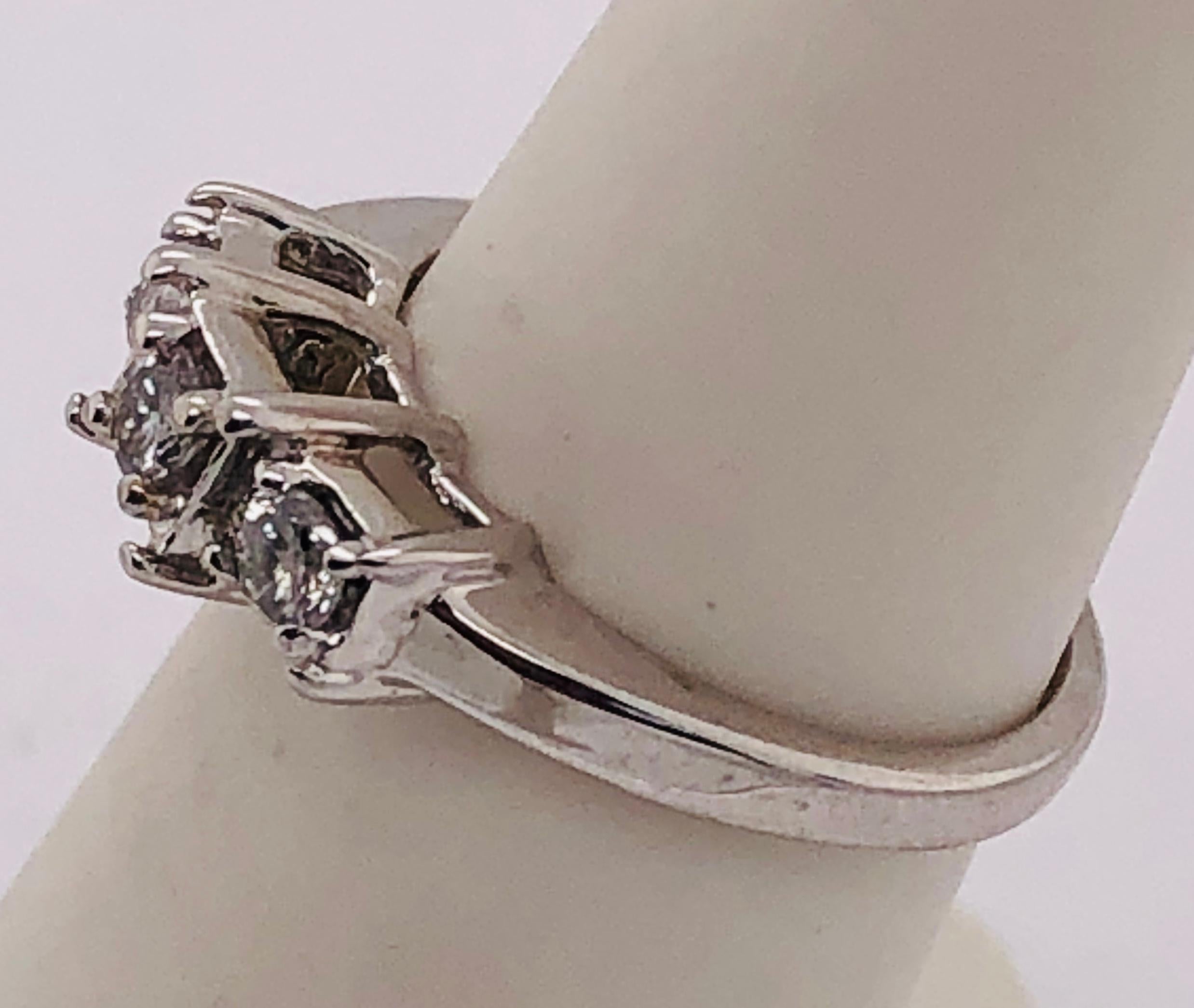 14 Karat White Gold Three-Stone Engagement Bridal Band Ring 0.20 TDW In Good Condition For Sale In Stamford, CT