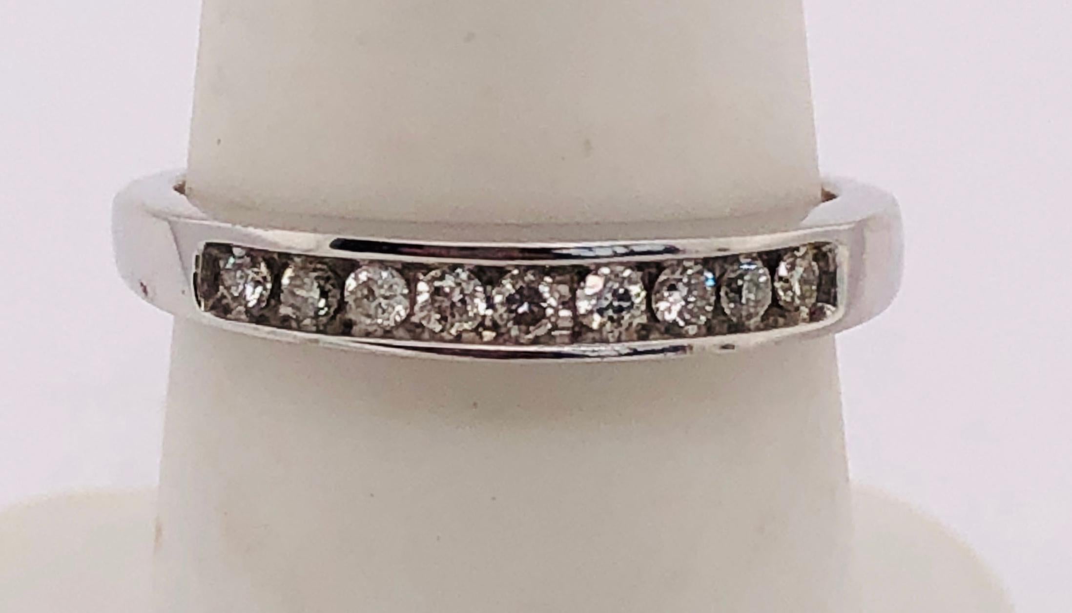 Round Cut 14 Karat White Gold Wedding Band Anniversary Ring with Diamonds 0.45 TDW For Sale