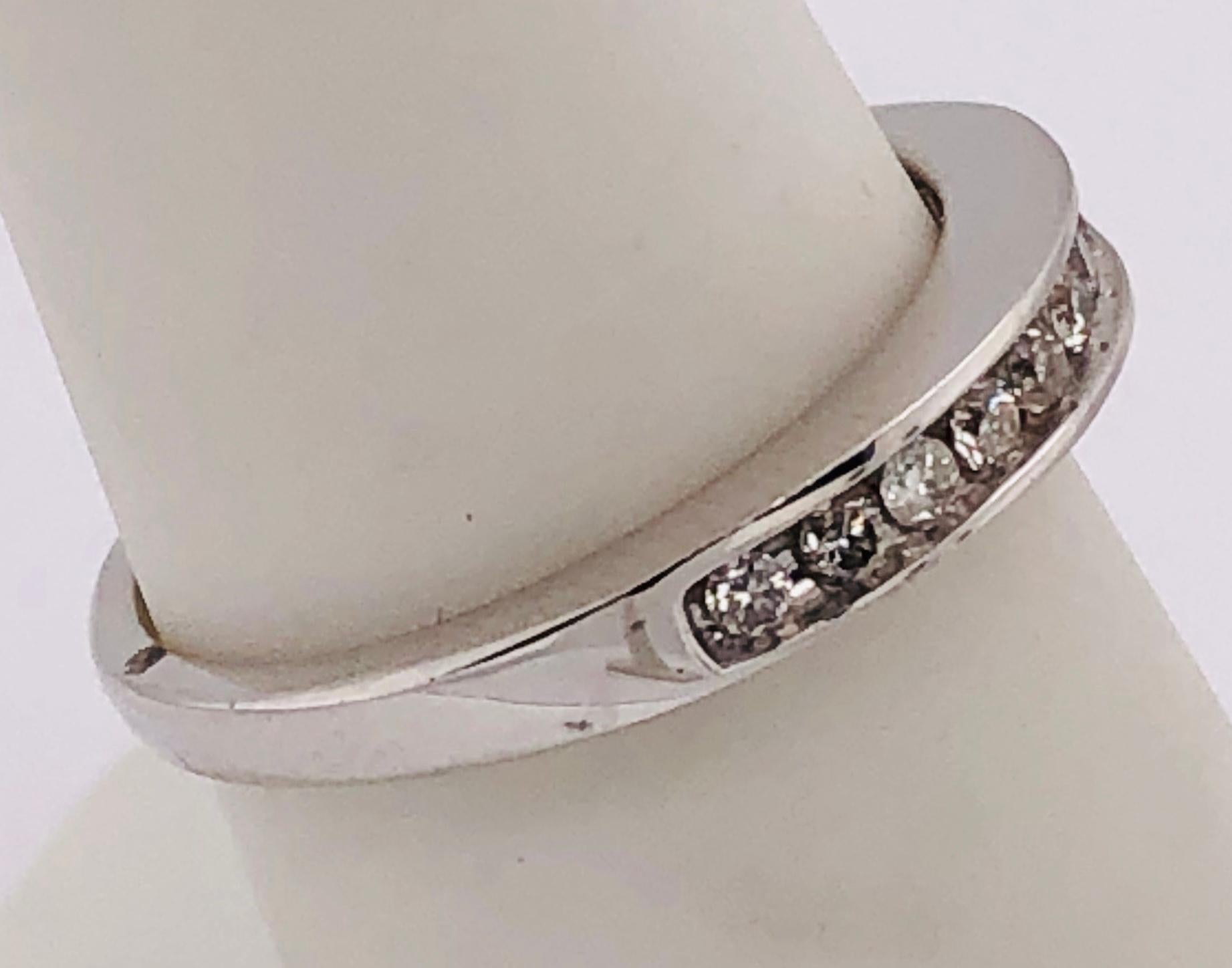 14 Karat White Gold Wedding Band Anniversary Ring with Diamonds 0.45 TDW In Good Condition For Sale In Stamford, CT