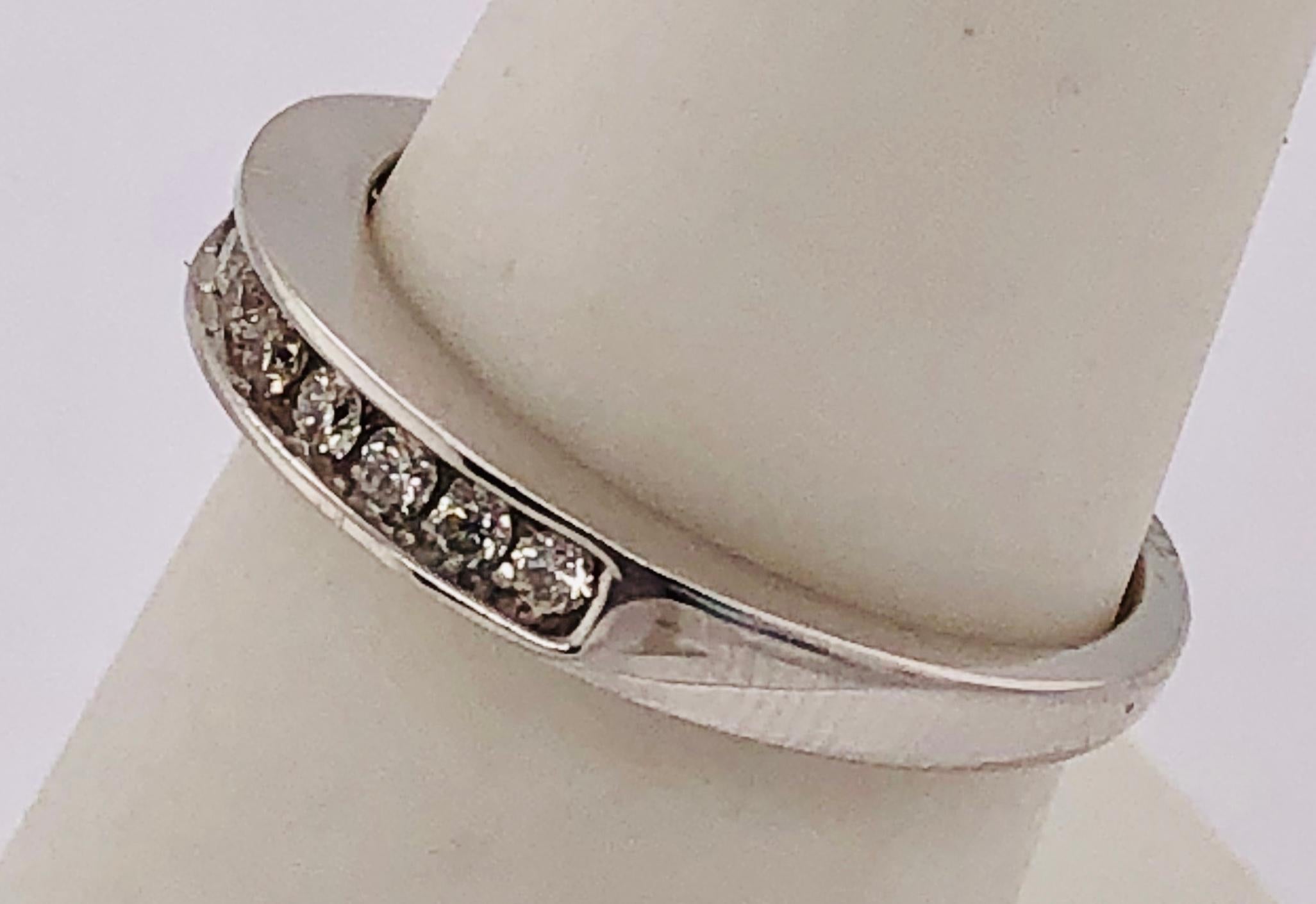 14 Karat White Gold Wedding Band Anniversary Ring with Diamonds 0.45 TDW For Sale 2