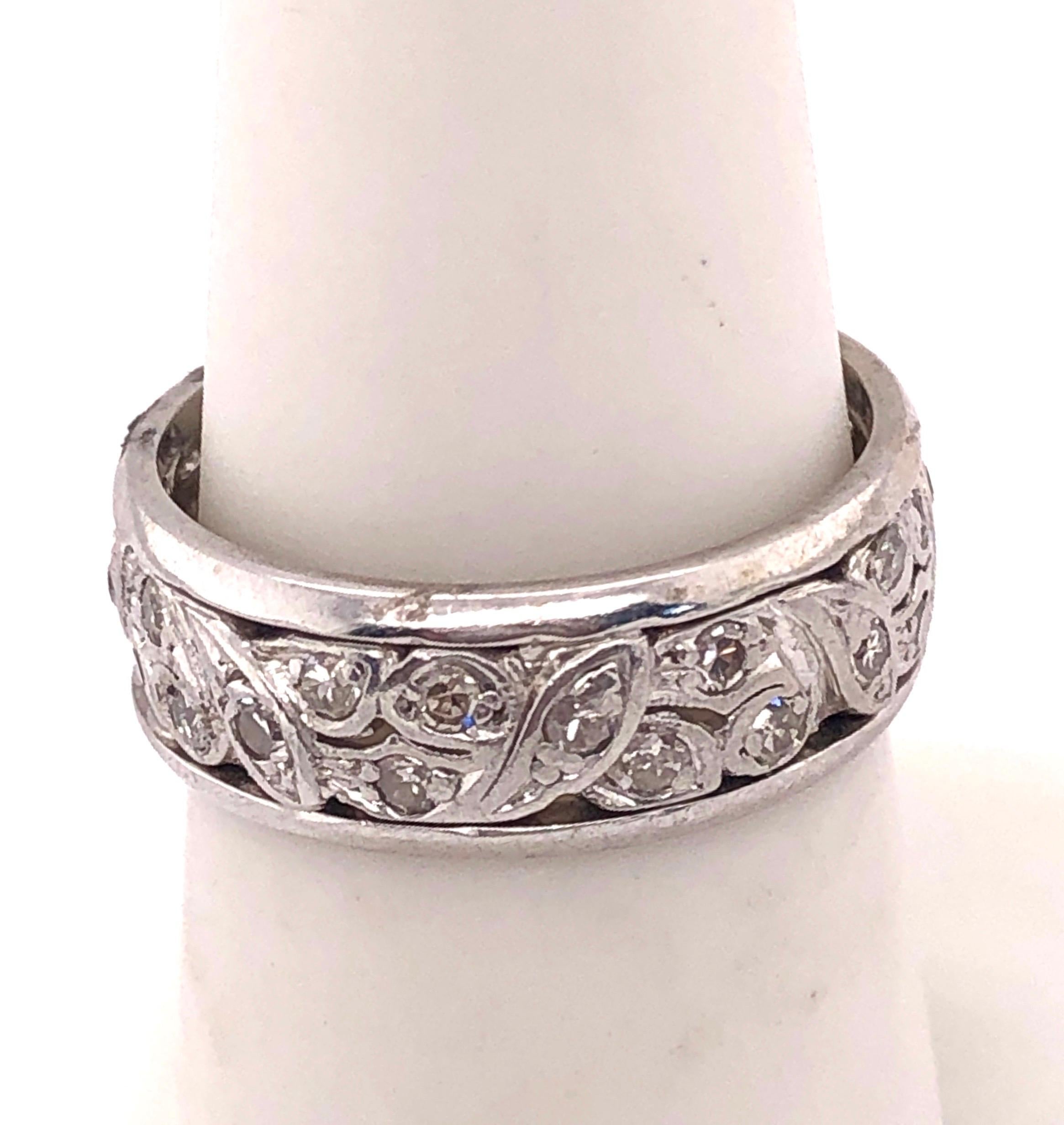 14 Karat White Gold Eternity Wedding Band or Fashion Ring 1 Carat TDW In Good Condition For Sale In Stamford, CT